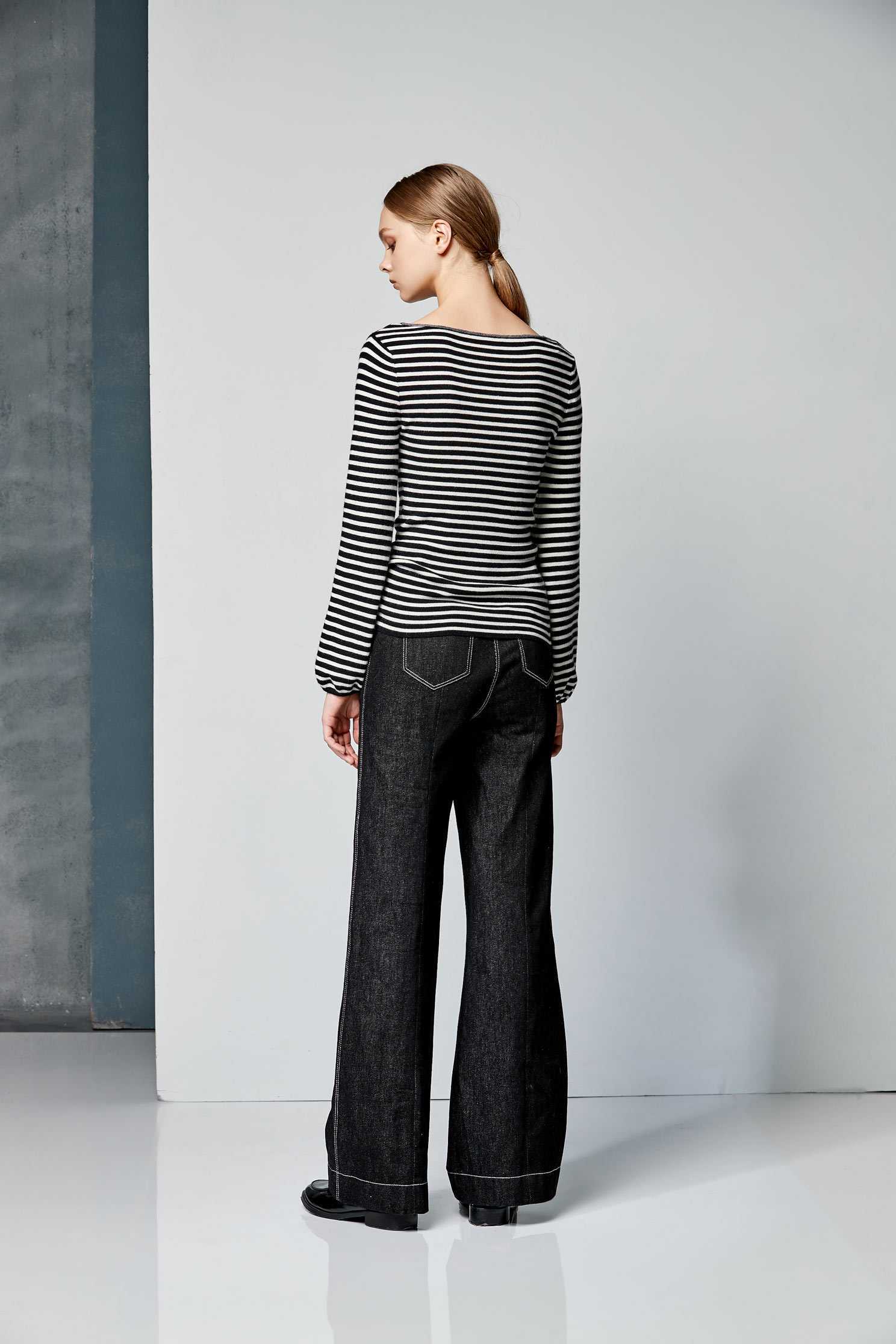 Black/white thin stripes knitting top,top,knitting,knittedtop,knittedtop,longsleevetop