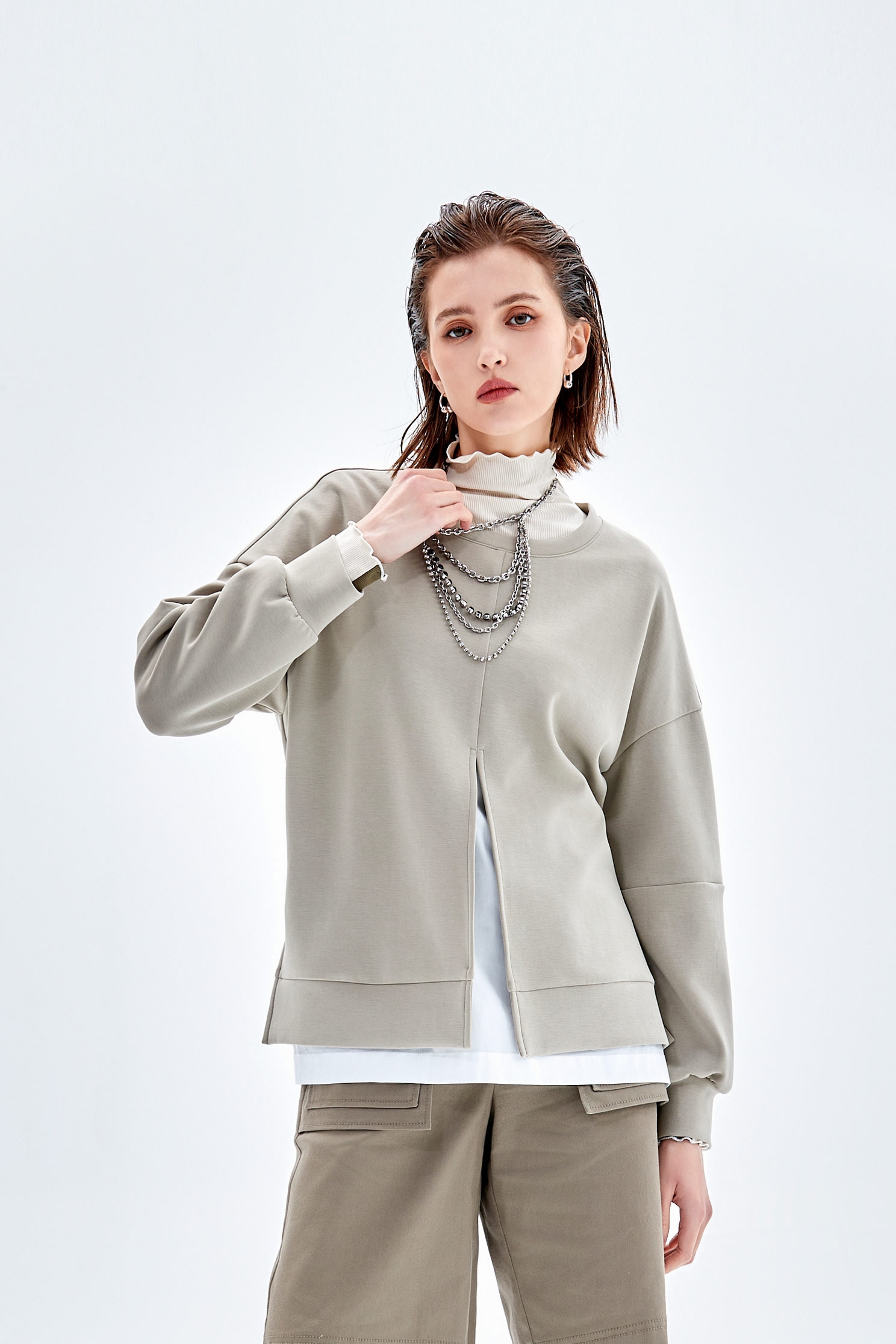 錫鉛灰色雙層假兩件上衣錫鉛灰色雙層假兩件上衣,上衣,秋冬穿搭