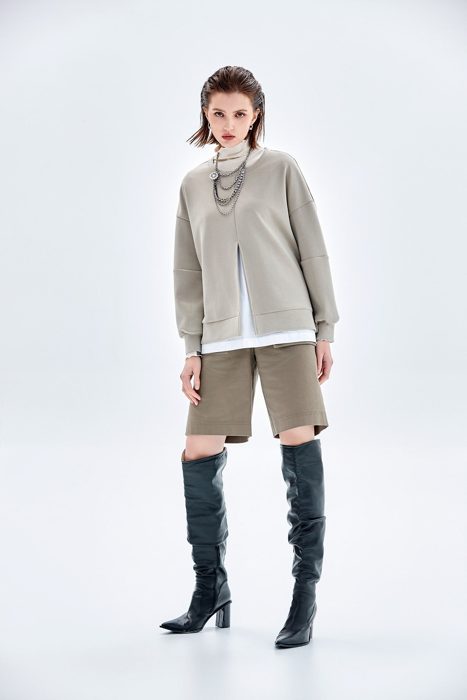 錫鉛灰色雙層假兩件上衣錫鉛灰色雙層假兩件上衣,上衣,秋冬穿搭