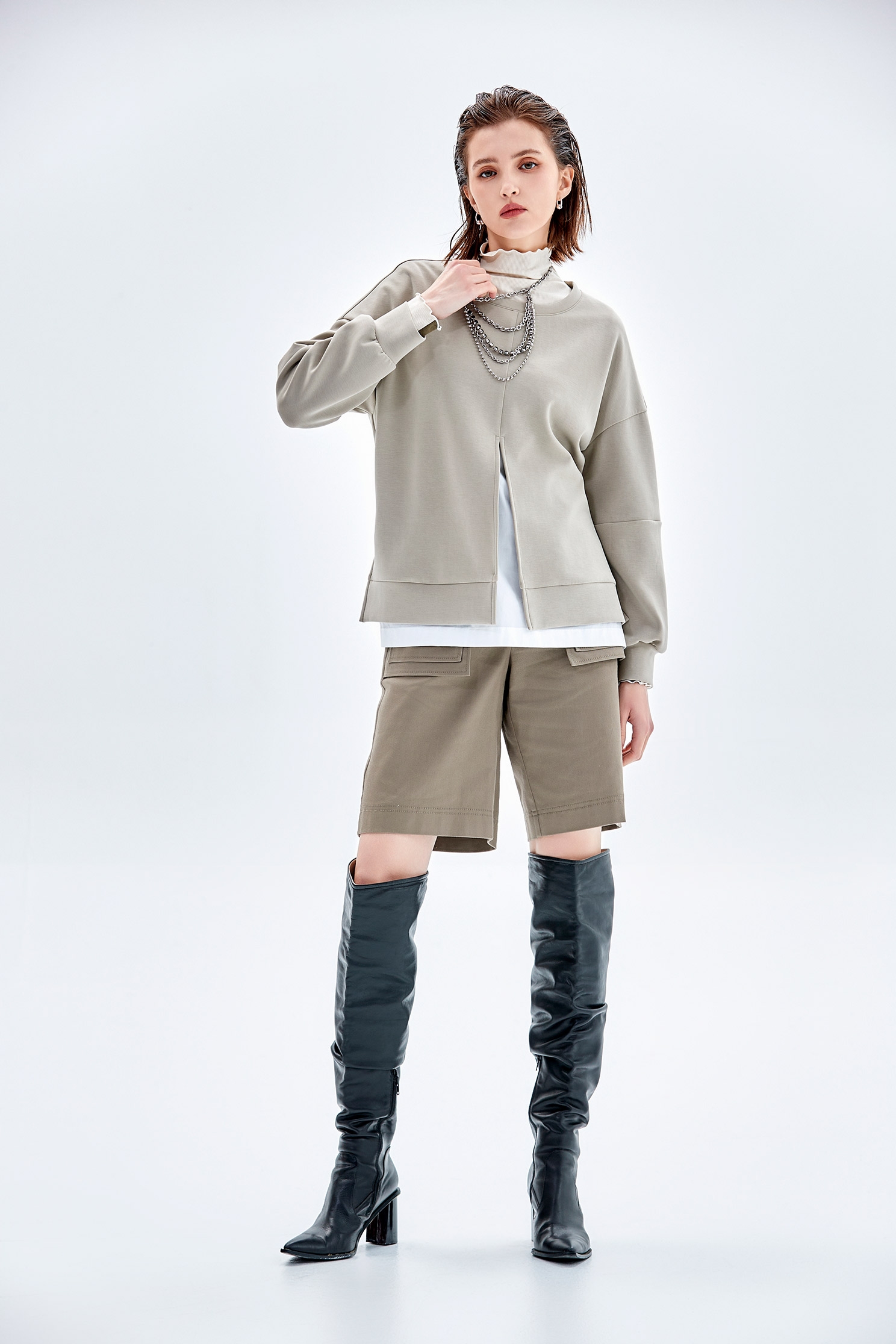 錫鉛灰色雙層假兩件上衣錫鉛灰色雙層假兩件上衣,上衣,秋冬穿搭