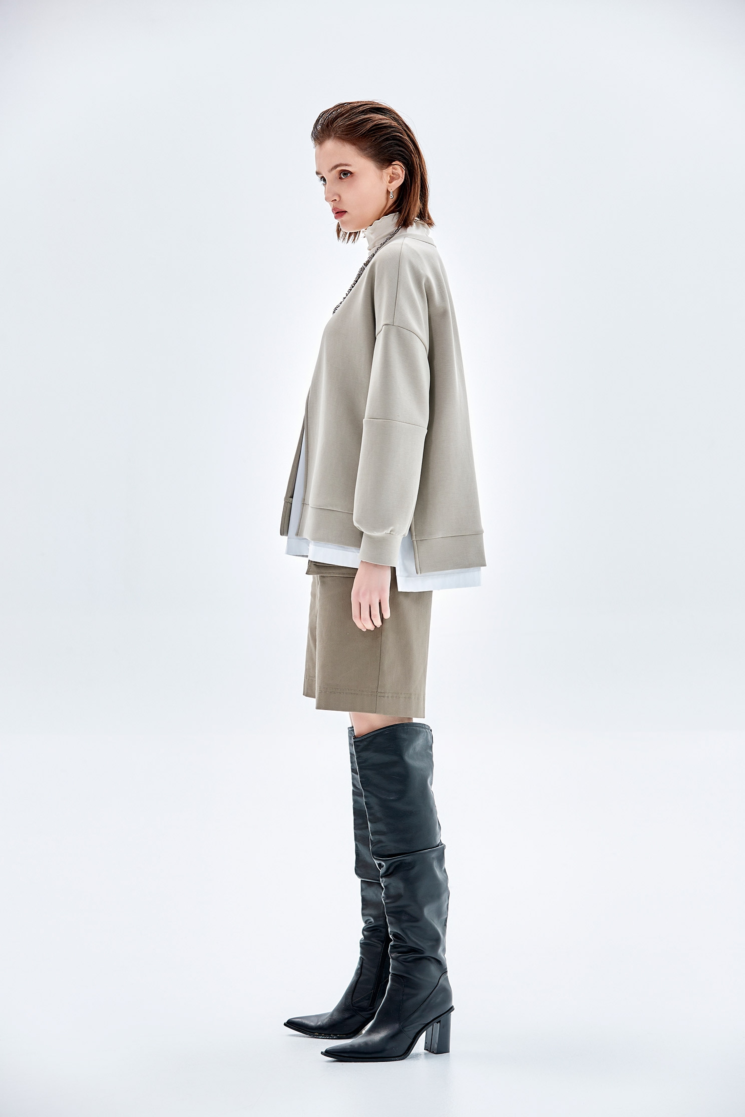 錫鉛灰色雙層假兩件上衣錫鉛灰色雙層假兩件上衣,上衣,秋冬穿搭