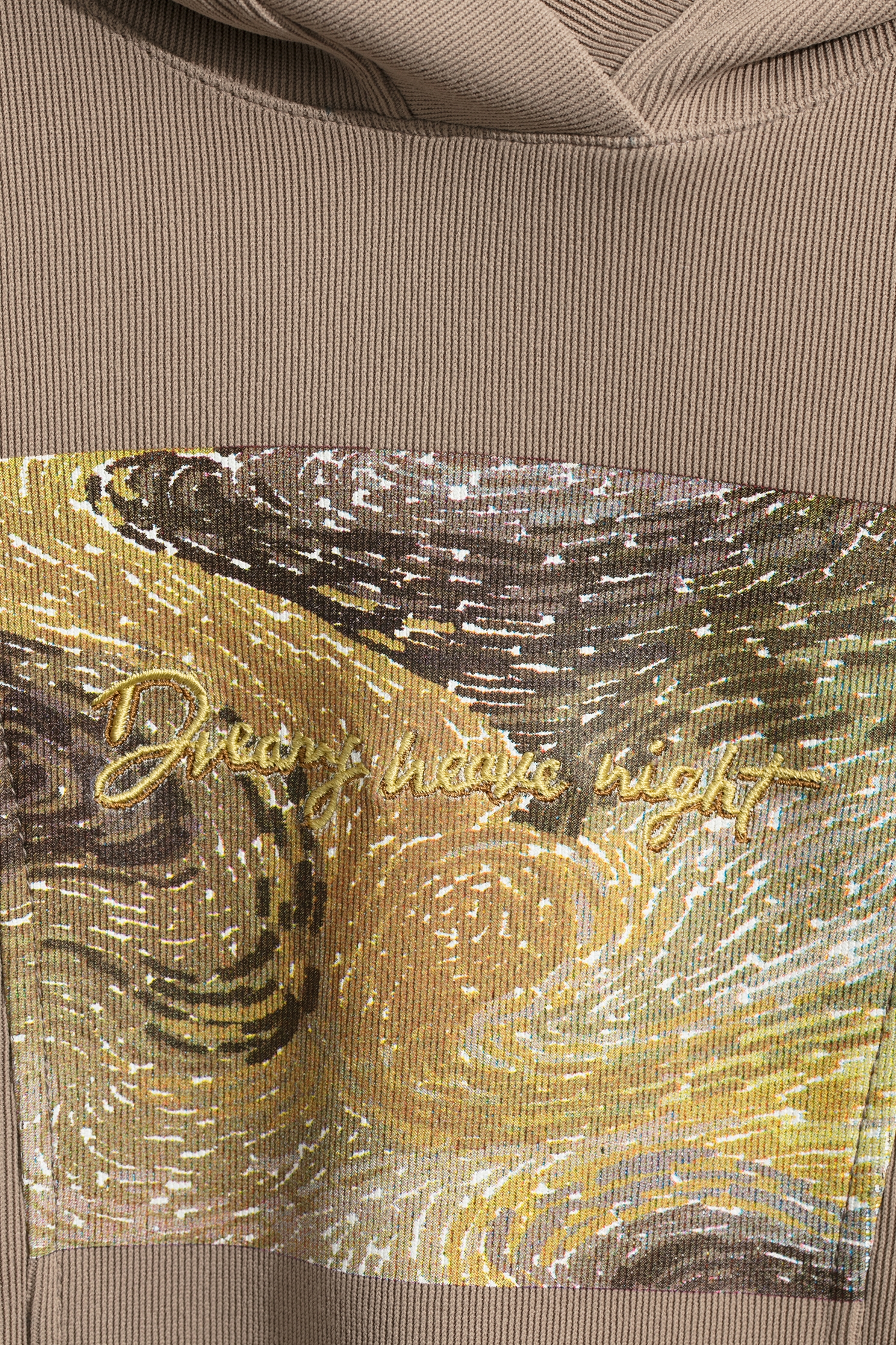 愛爾蘭奶油色連帽上衣愛爾蘭奶油色連帽上衣,上衣,刺繡,帽T,秋冬穿搭