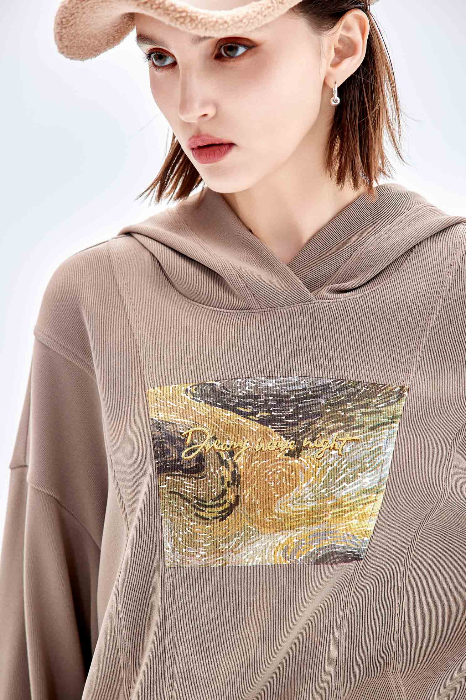 愛爾蘭奶油色連帽上衣愛爾蘭奶油色連帽上衣,上衣,刺繡,帽T,秋冬穿搭