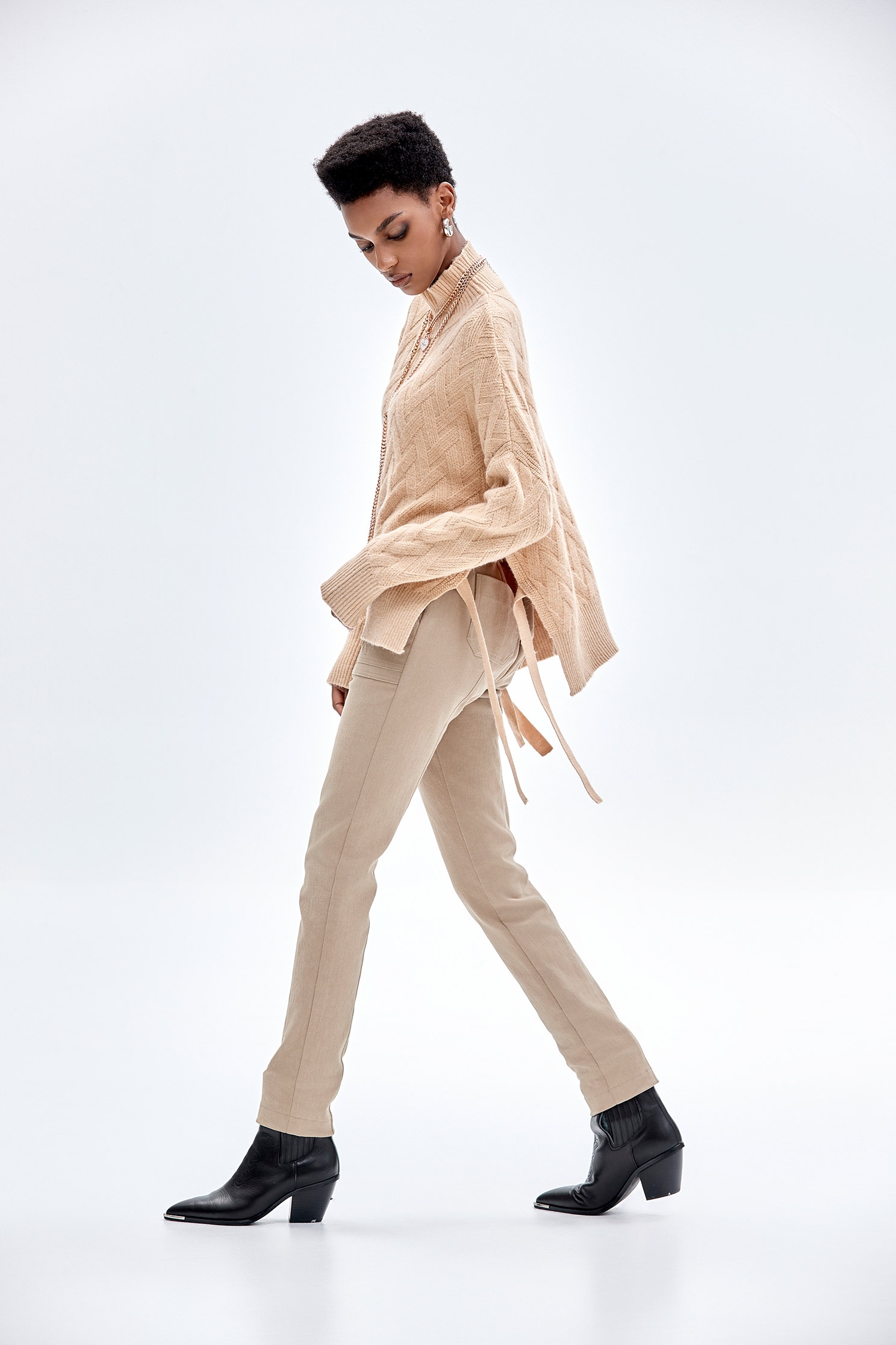 太妃糖色側綁帶針織上衣太妃糖色側綁帶針織上衣,上衣,條紋,秋冬穿搭,針織,針織衫