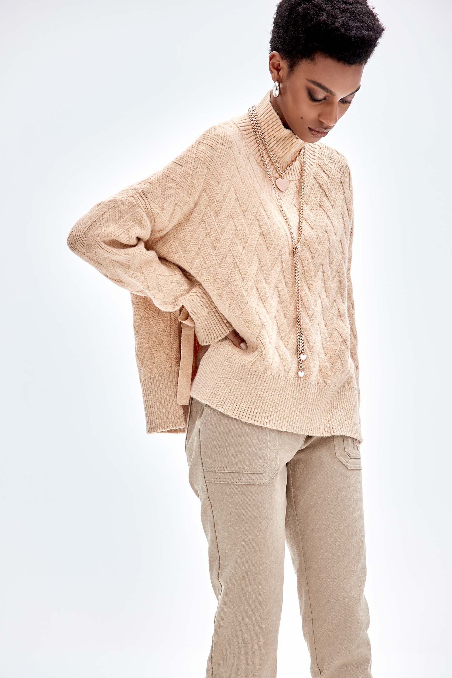 太妃糖色側綁帶針織上衣太妃糖色側綁帶針織上衣,上衣,條紋,秋冬穿搭,針織,針織衫