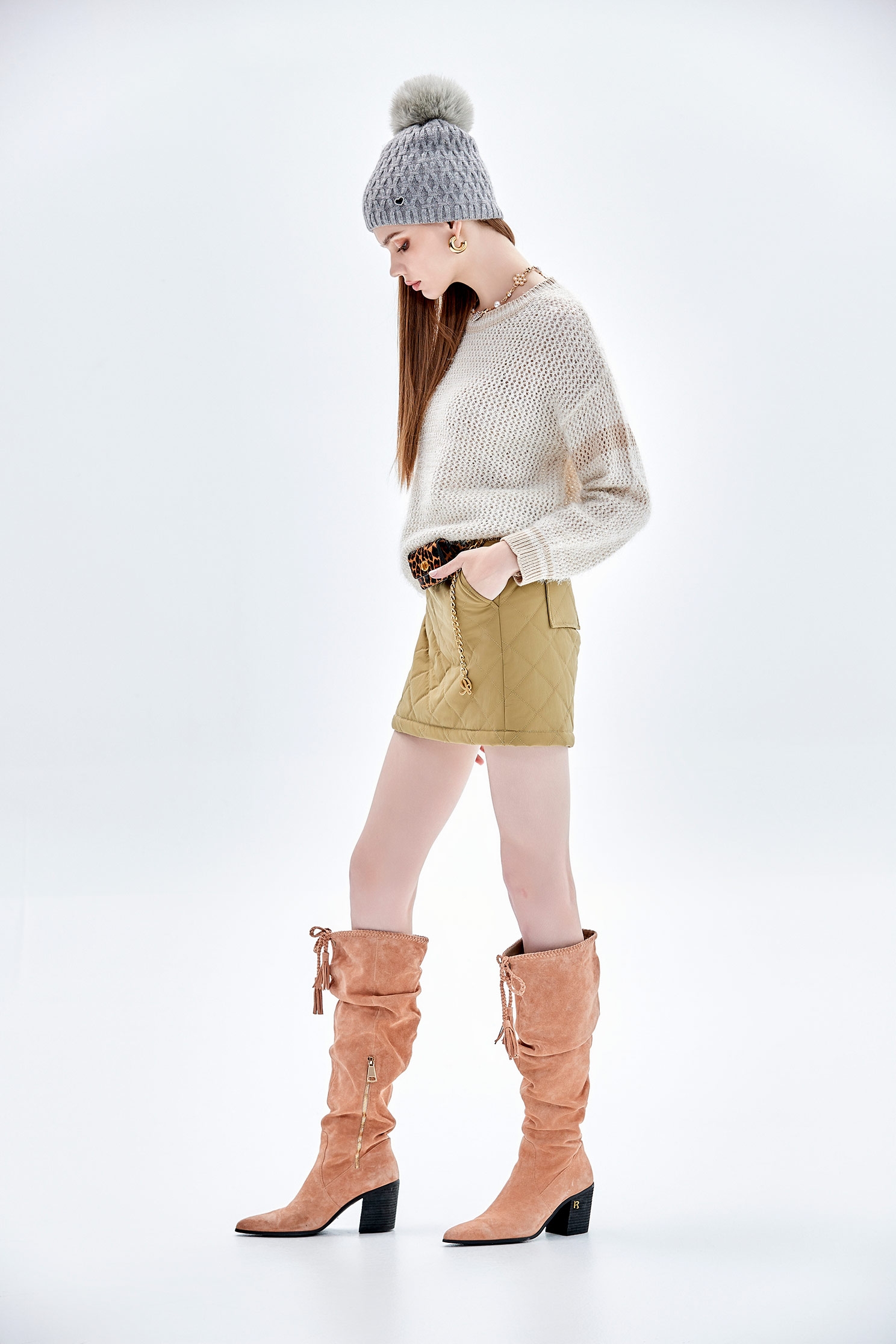 錫鉛灰色簍空洞針織上衣錫鉛灰色簍空洞針織上衣,上衣,秋冬穿搭,針織,針織衫