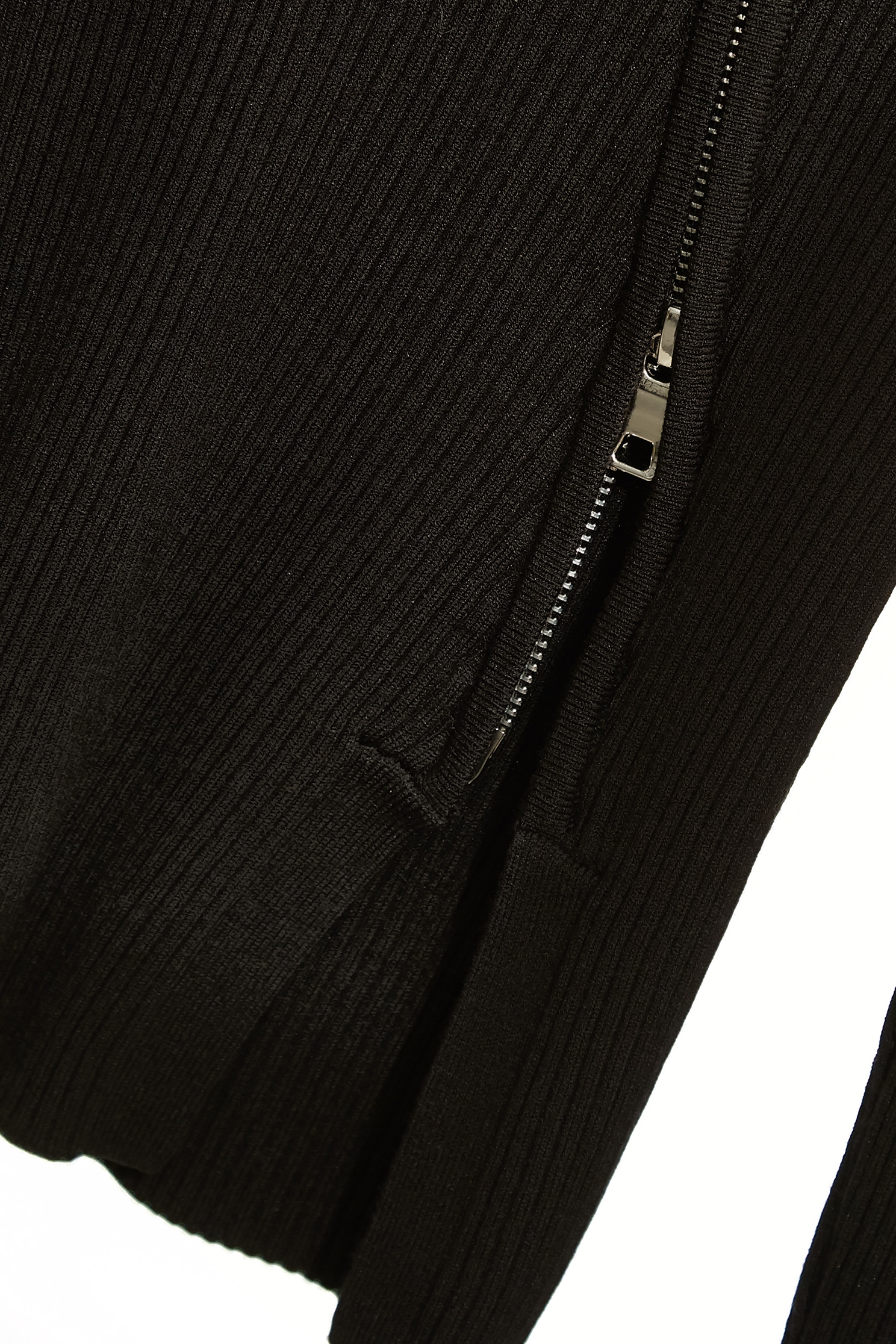 極致黑不對稱前拉鍊長袖上衣極致黑不對稱前拉鍊長袖上衣,上衣,人氣商品,秋冬穿搭,針織,針織衫,黑色上衣