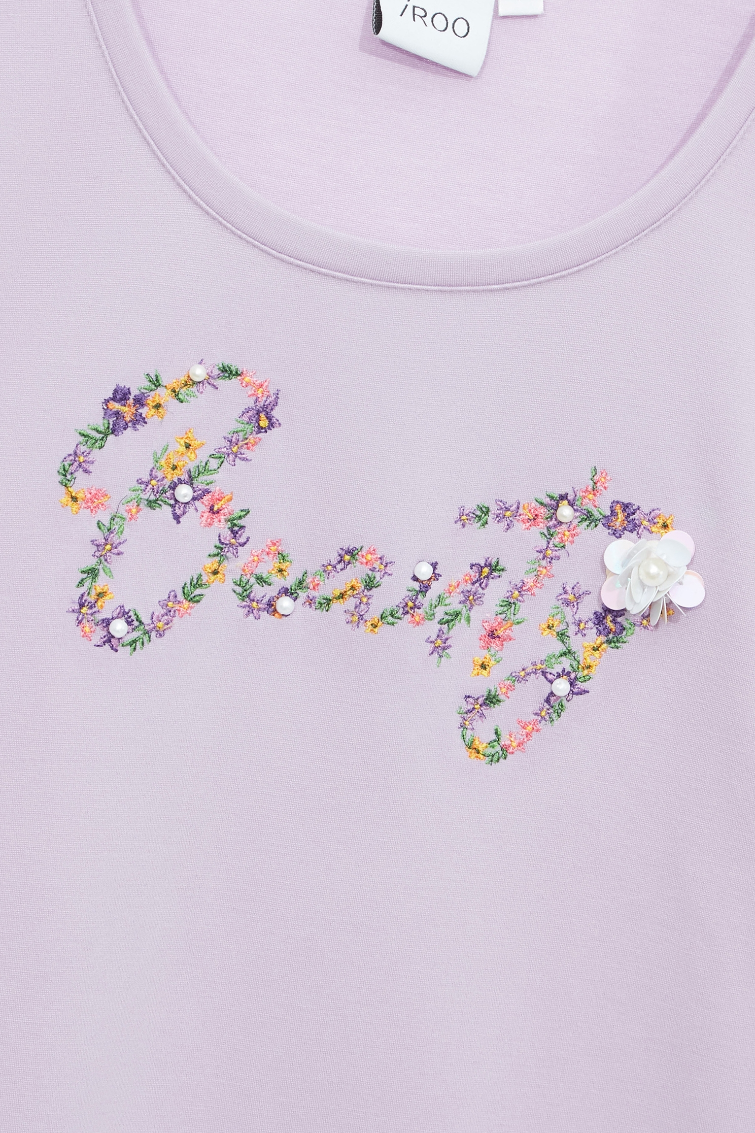 輕柔薰衣草色繡花上衣輕柔薰衣草色繡花上衣,T-Shirt,上衣,刺繡,秋冬穿搭,繡花