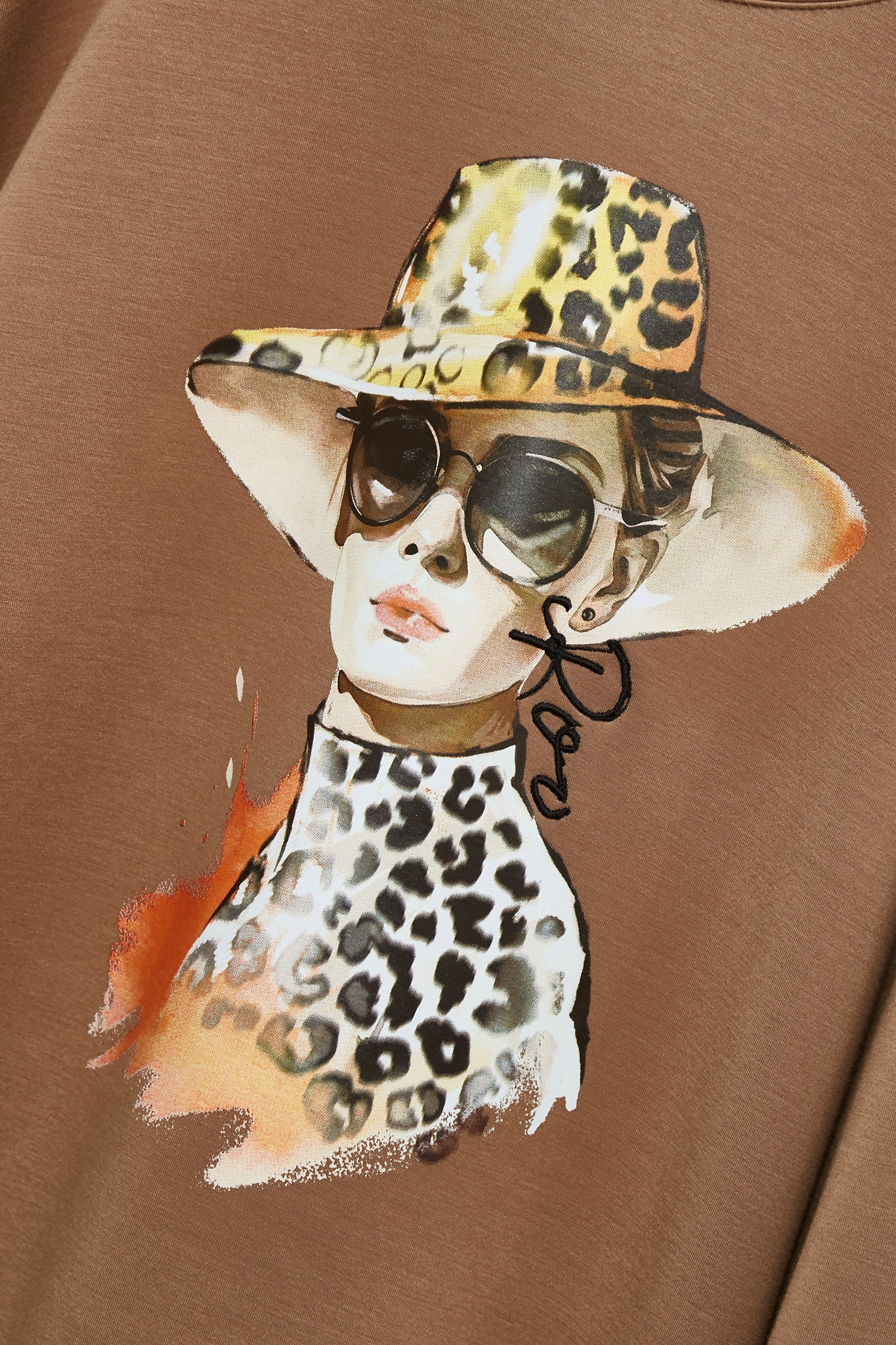 雌鹿色時髦印花圓領上衣雌鹿色時髦印花圓領上衣,上衣,秋冬穿搭