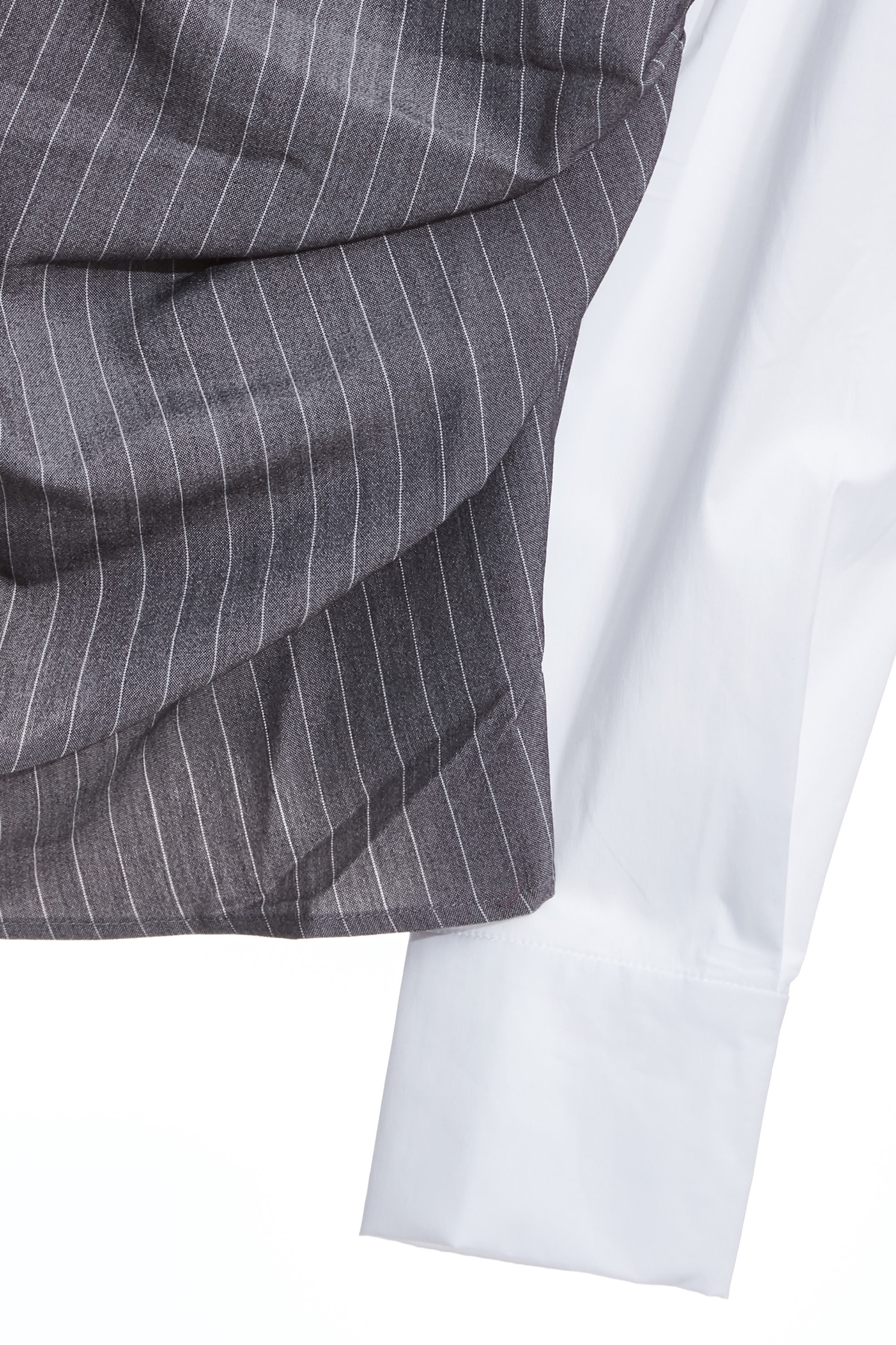 靜謐灰馬甲襯衫上衣靜謐灰馬甲襯衫上衣,上班OL穿搭,上衣,人氣商品,時髦成套搭配,條紋,秋冬穿搭,襯衫