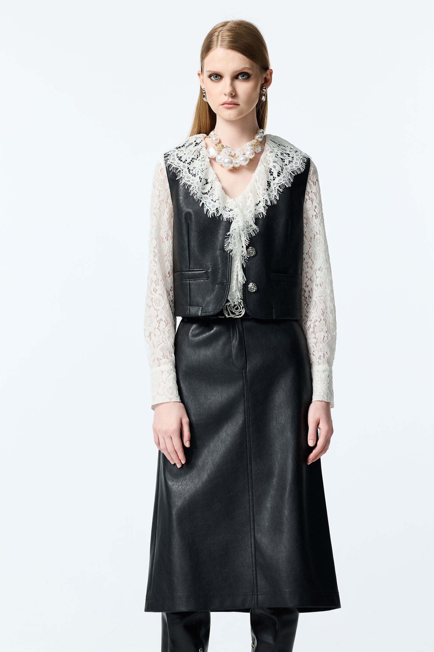 崁亮片繩骨睫毛蕾絲襯衫崁亮片繩骨睫毛蕾絲襯衫,上班OL穿搭,上衣,內搭上衣,珍珠,秋冬穿搭,花花世界,荷葉,蕾絲,襯衫