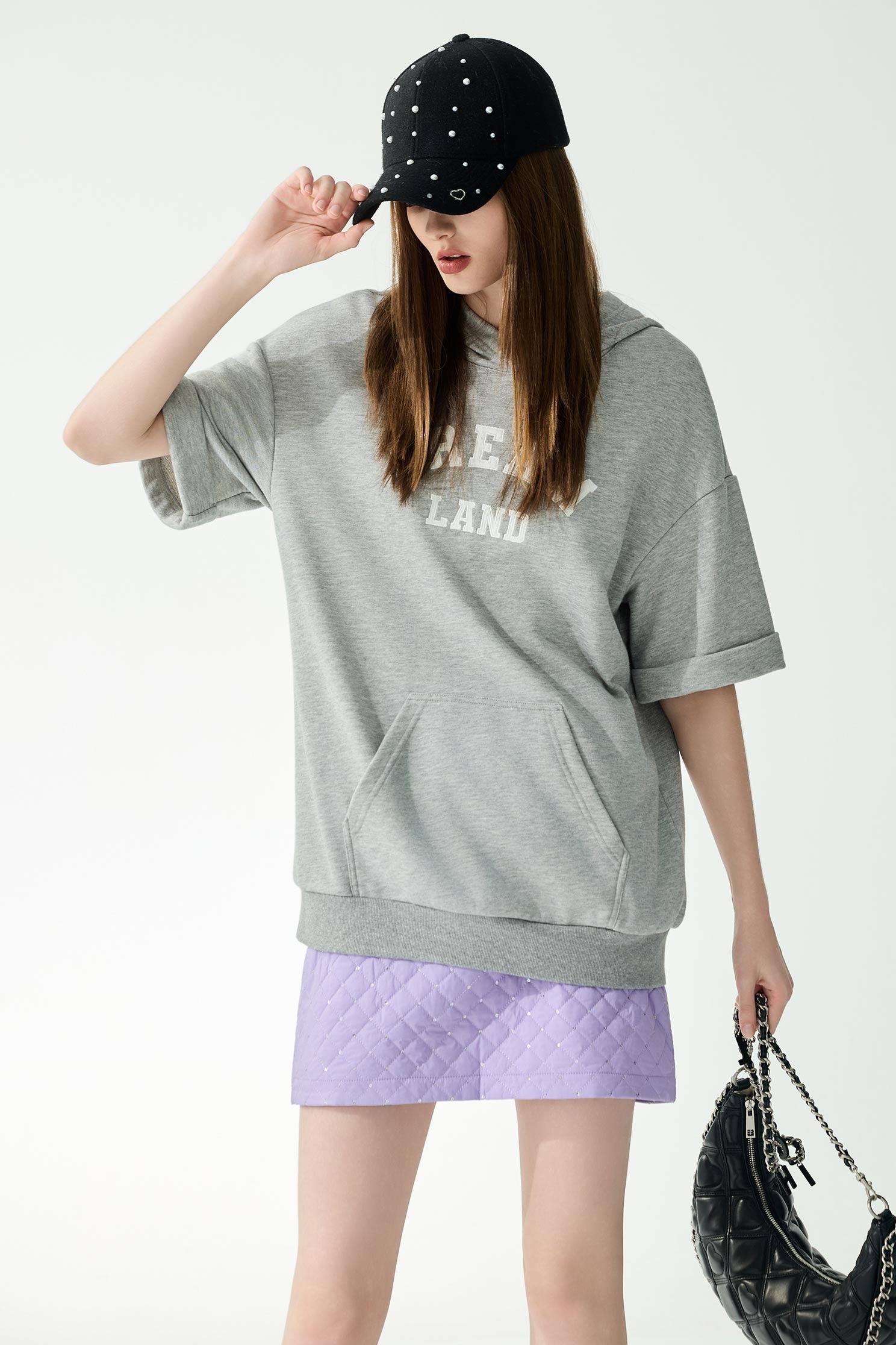 薄暮灰連帽長版Ｔ恤上衣薄暮灰連帽長版Ｔ恤上衣,T恤,上衣,帽T,秋冬穿搭,簡約穿搭,繡花