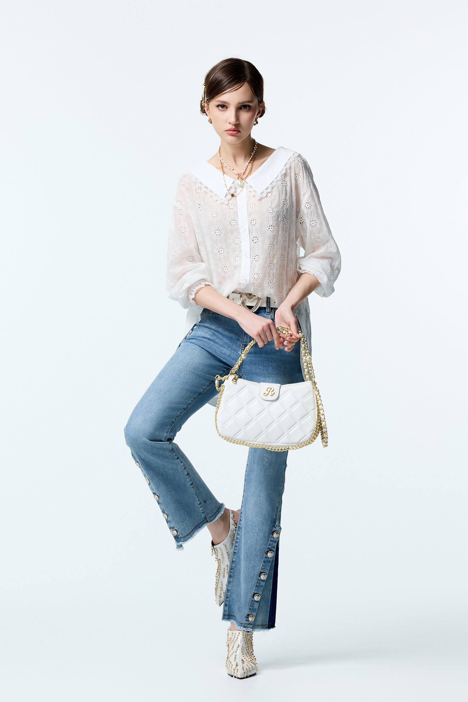 萬花筒圖騰刺繡上衣萬花筒圖騰刺繡上衣,上班OL穿搭,上衣,刺繡,秋冬穿搭,約會特輯,繡花上衣,花花世界,輕奢度假,輕奢渡假