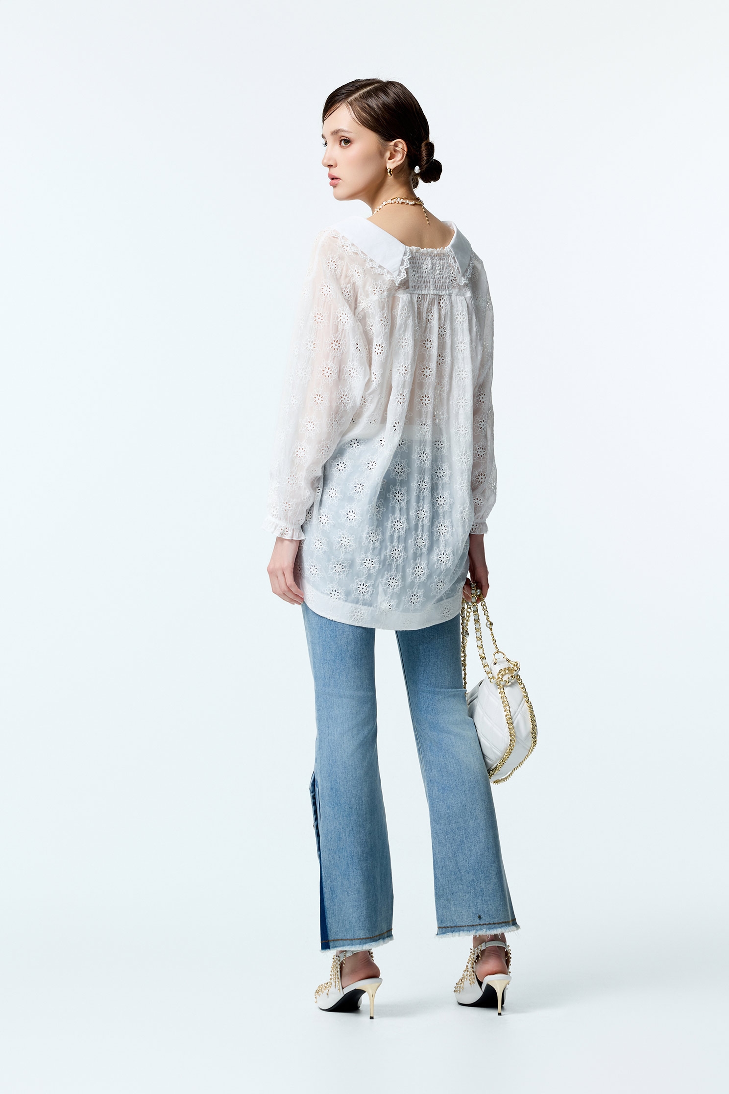 萬花筒圖騰刺繡上衣萬花筒圖騰刺繡上衣,上班OL穿搭,上衣,刺繡,秋冬穿搭,約會特輯,繡花上衣,花花世界,輕奢度假,輕奢渡假