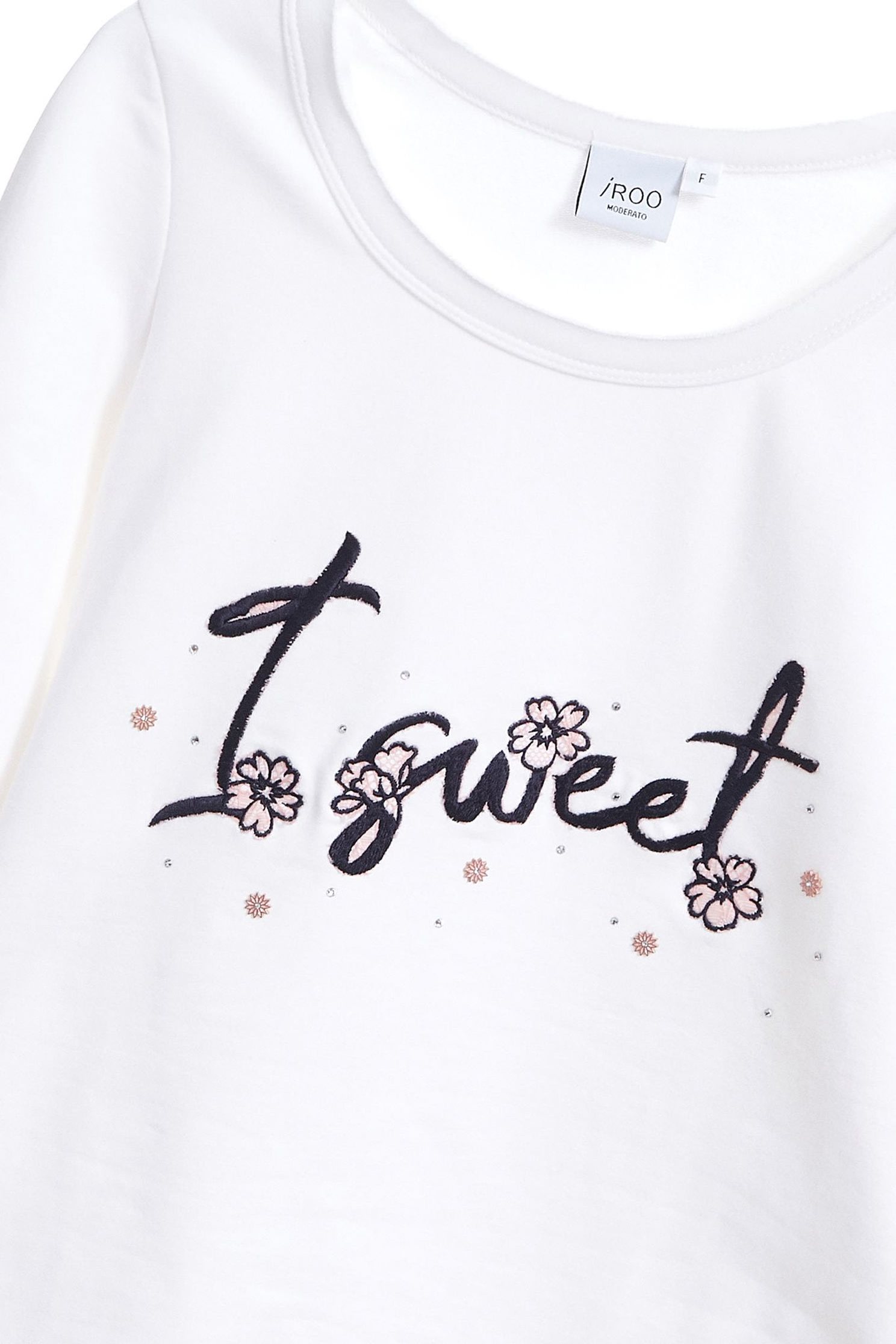 Rhinestone embroidery single top,t-shirt,top,embroidery,embroideredtop,shouldertop,whitetop,cotton,embroidered,embroideredtop,longsleevetop