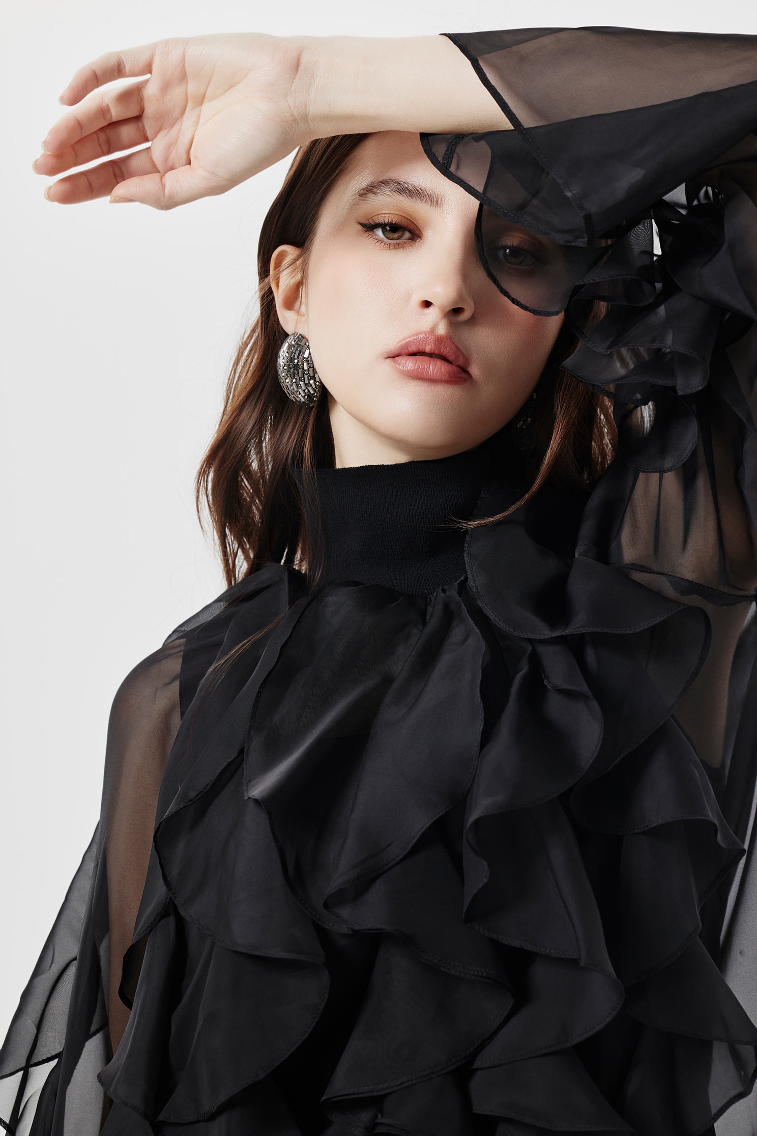 飄逸柔晴紗單品上衣飄逸柔晴紗單品上衣,上衣,人氣商品,內搭上衣,秋冬穿搭,荷葉,黑色上衣