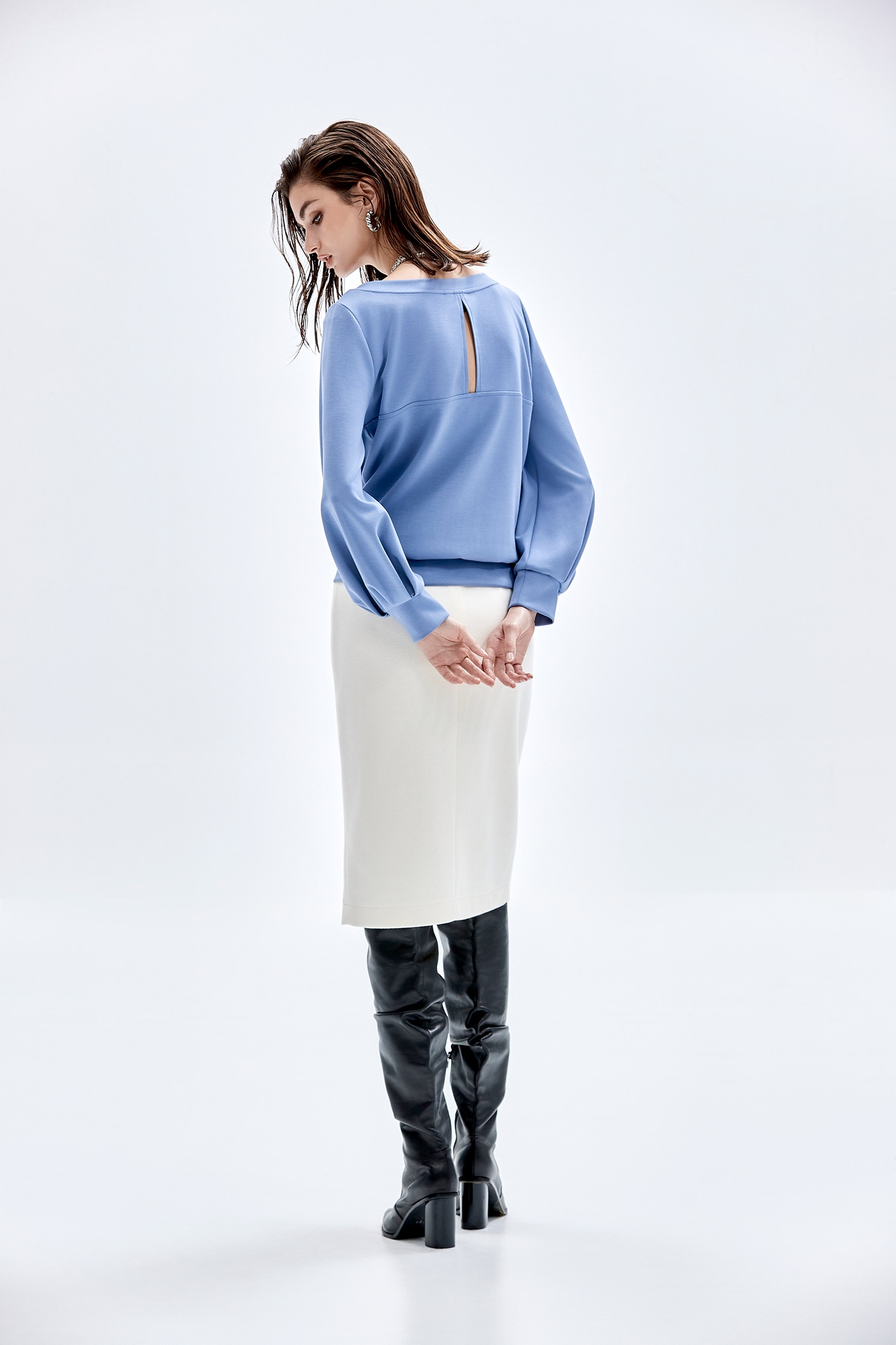 綴小綿羊刺繡上衣綴小綿羊刺繡上衣,上衣,人氣商品,刺繡,秋冬穿搭