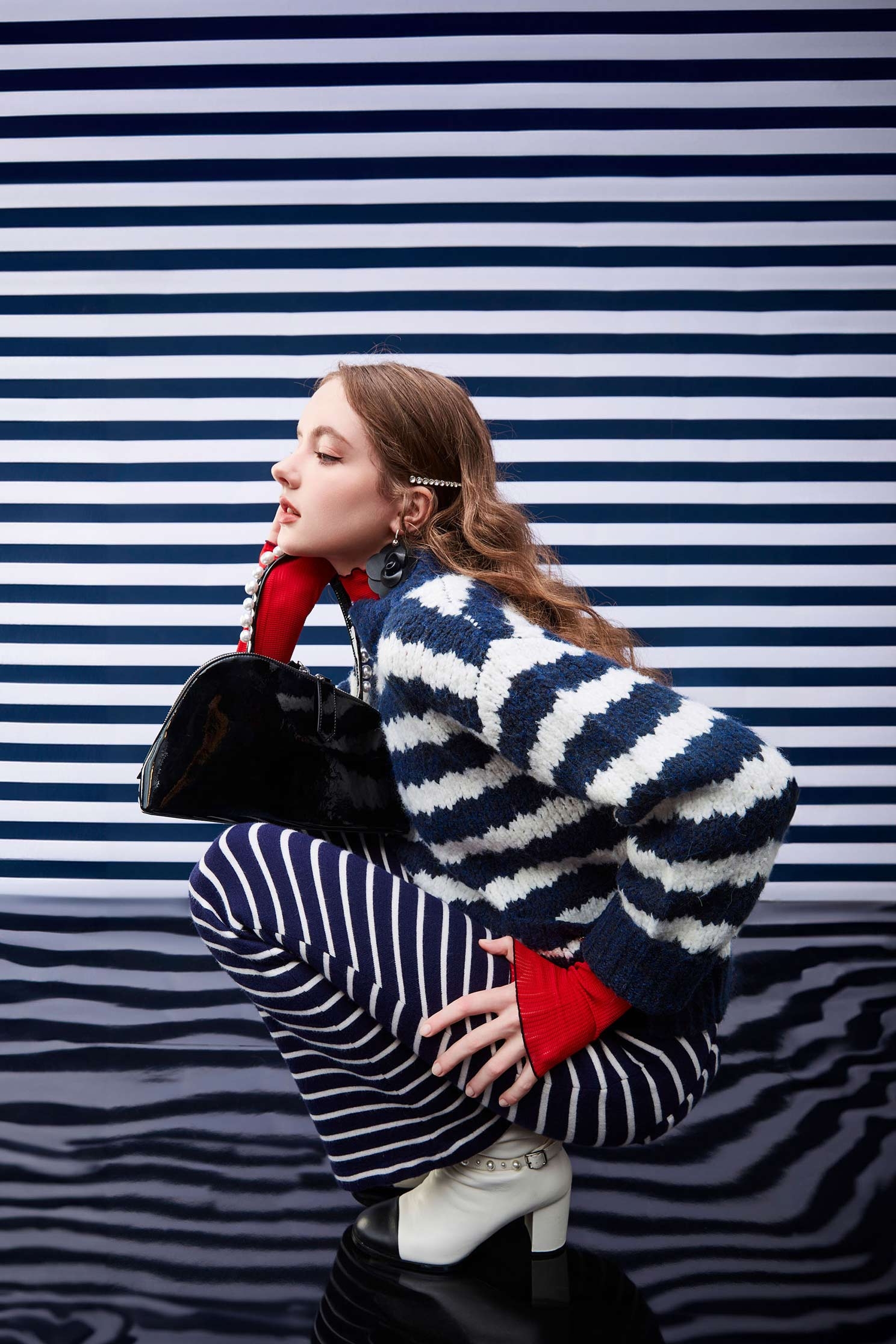 午夜藍拼色波紋針織上衣午夜藍拼色波紋針織上衣,上衣,人氣商品,條紋,秋冬穿搭,針織,針織衫