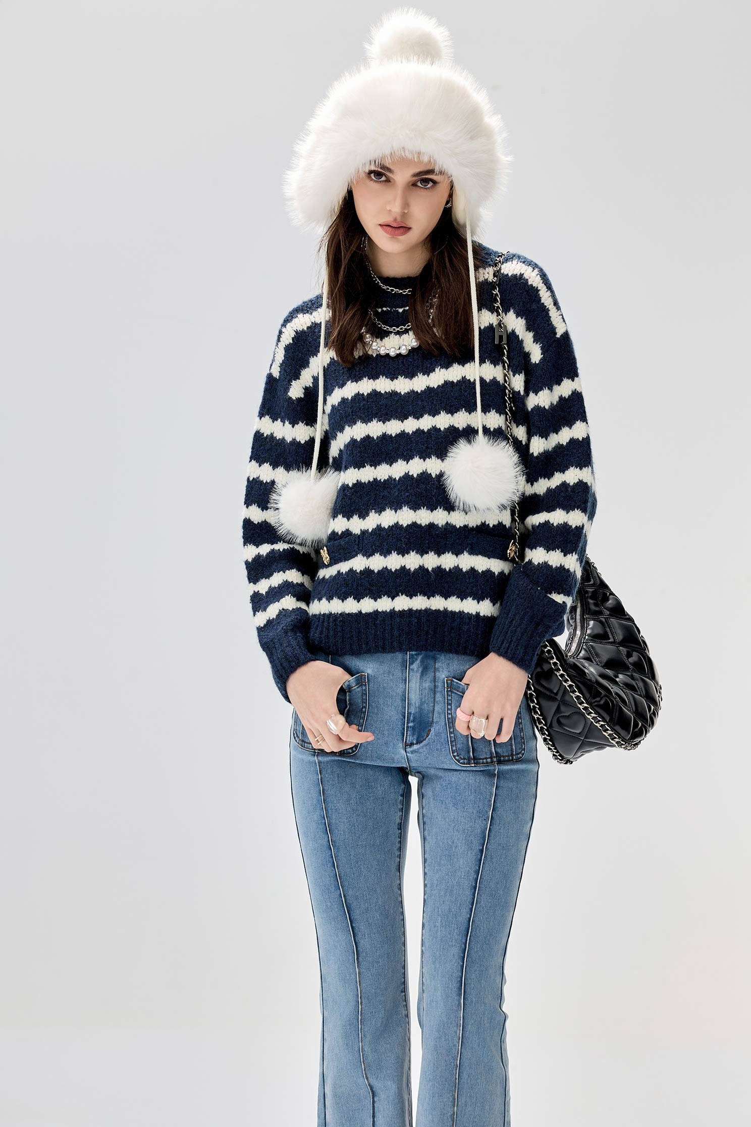 午夜藍拼色波紋針織上衣午夜藍拼色波紋針織上衣,上衣,人氣商品,條紋,秋冬穿搭,針織,針織衫