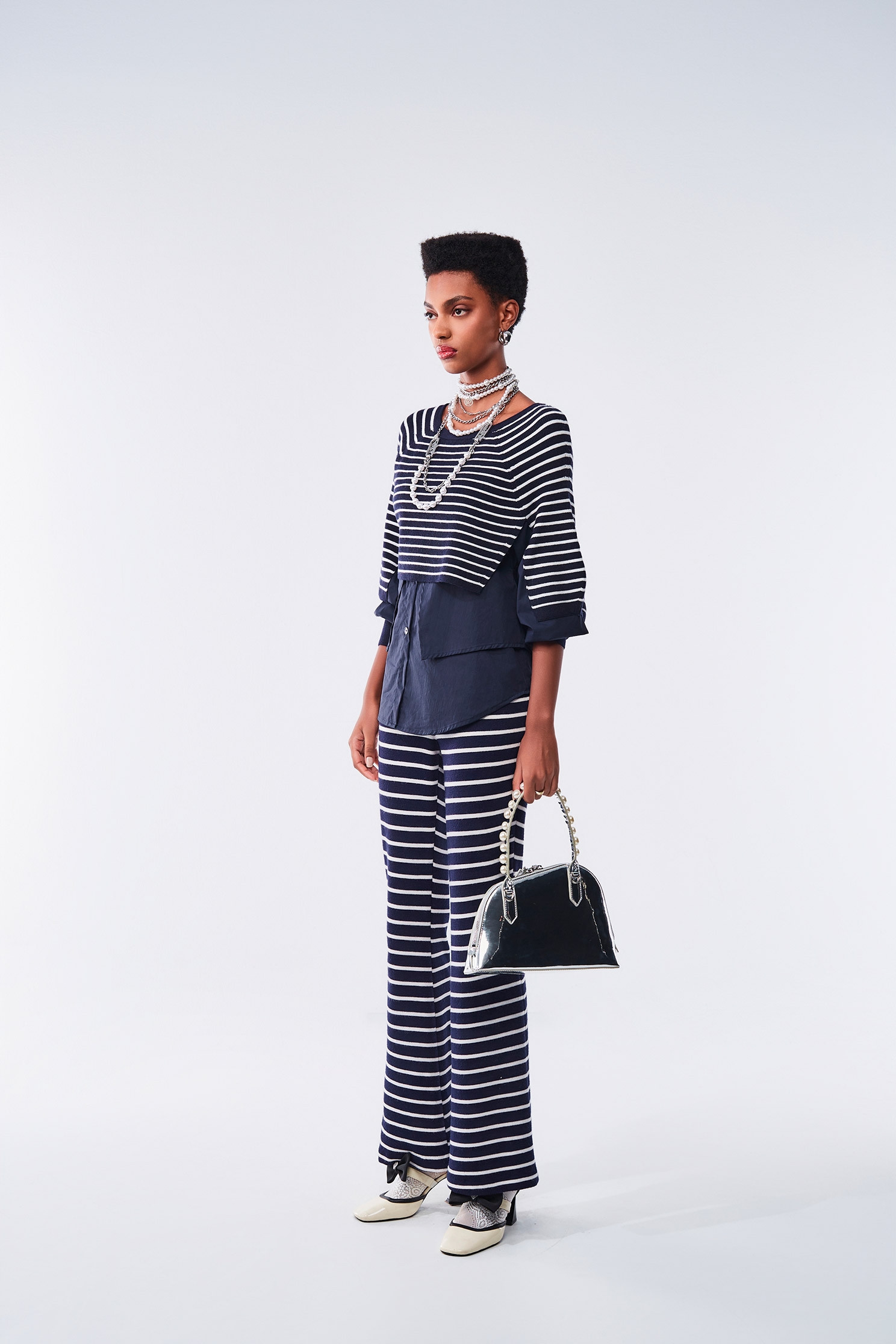 午夜藍異材質拼接針織上衣午夜藍異材質拼接針織上衣,上衣,條紋,秋冬穿搭,針織,針織衫