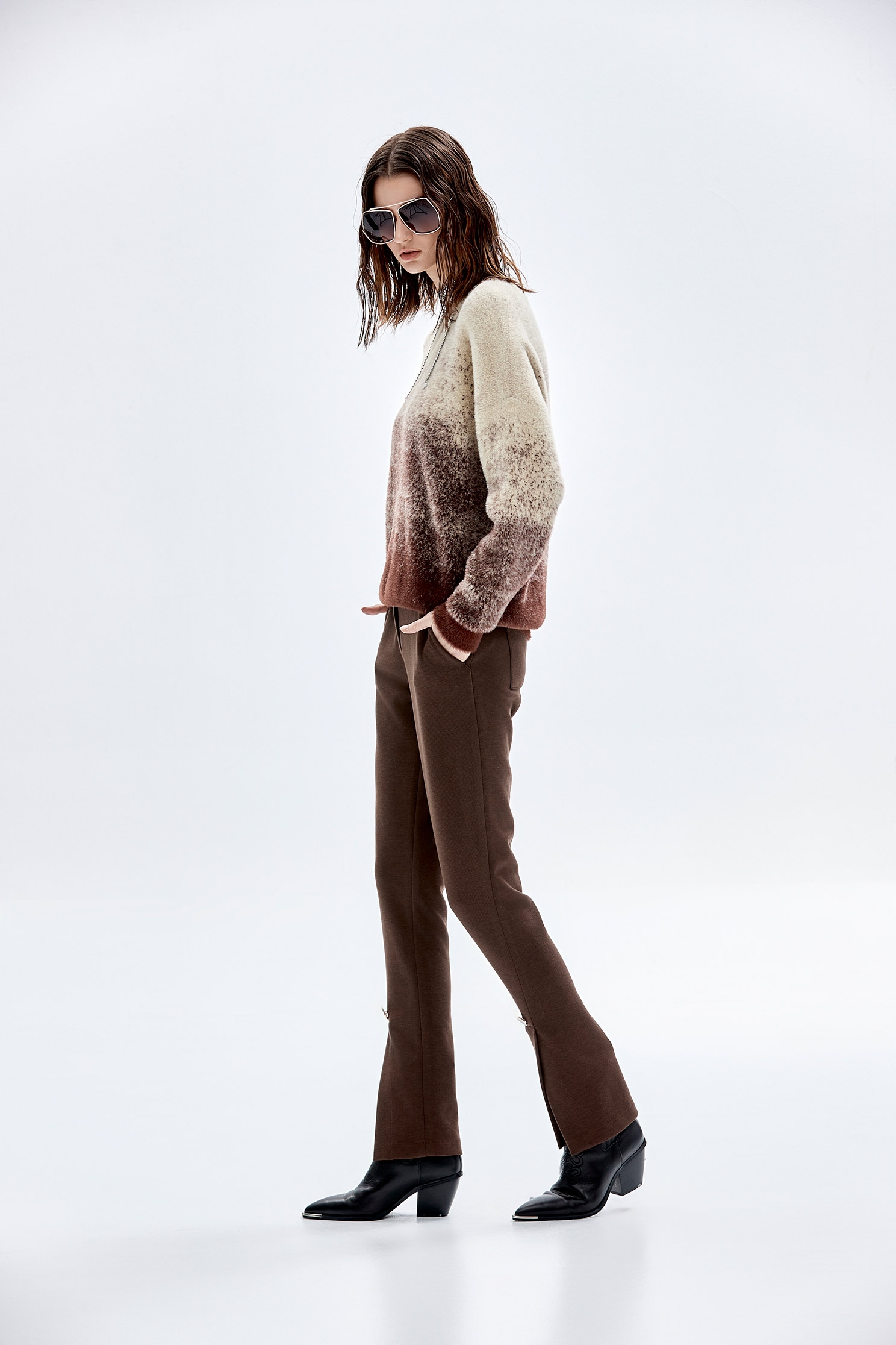 質樸焦糖色漸層針織上衣質樸焦糖色漸層針織上衣,上衣,人氣商品,秋冬穿搭,針織,針織衫