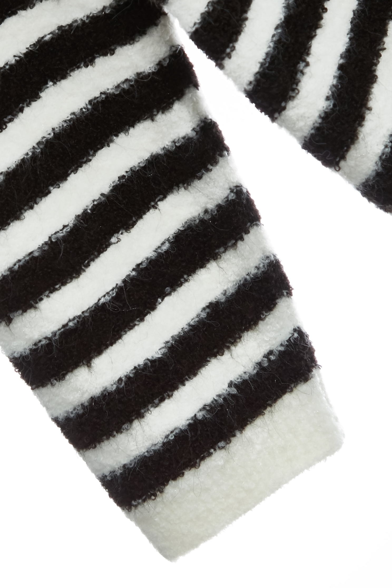 不規則線邊針織上衣不規則線邊針織上衣,上衣,人氣商品,秋冬穿搭,花花世界,針織,針織衫