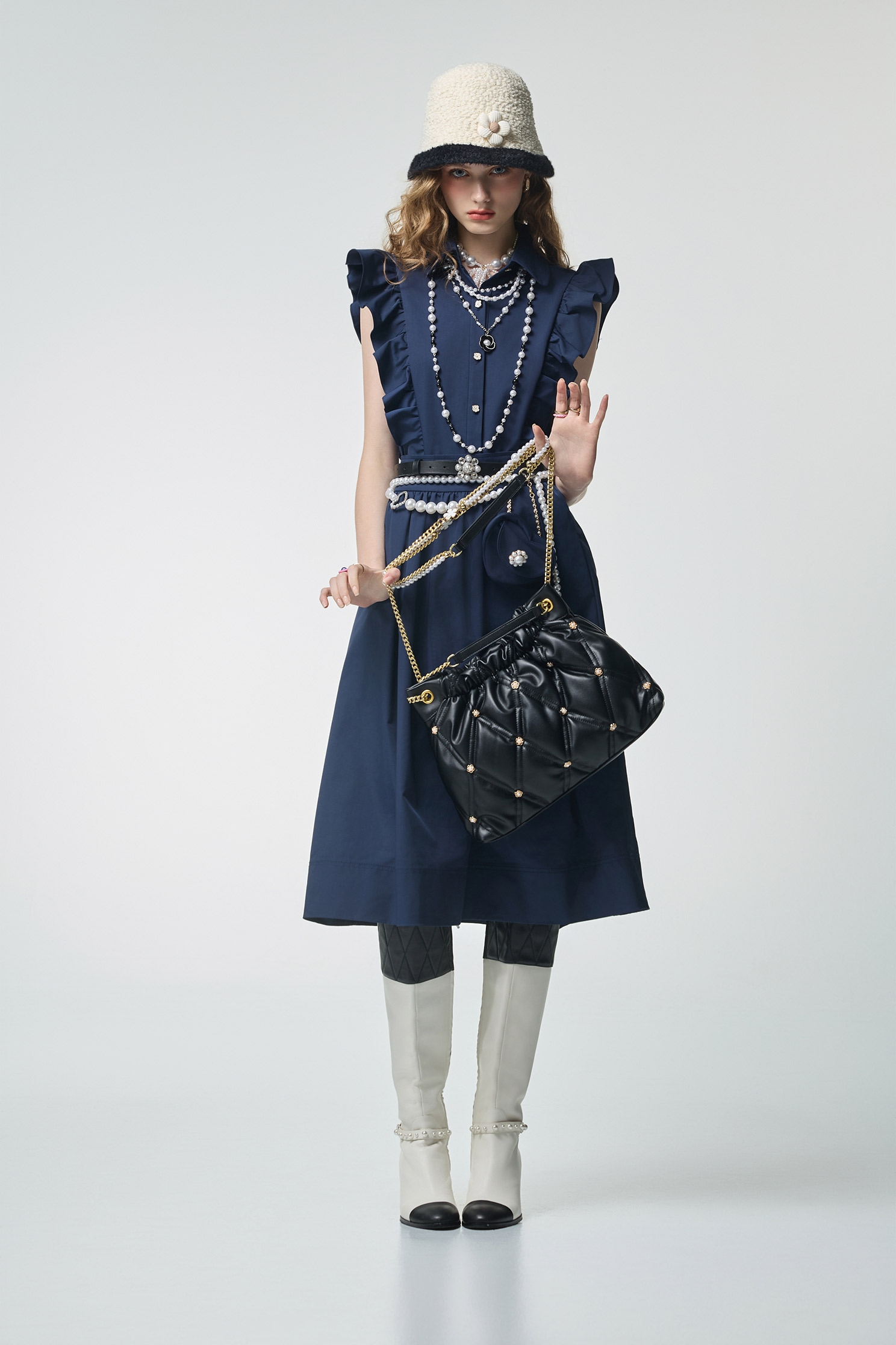 小香風花朵鈕釦上衣小香風花朵鈕釦上衣,上衣,小香風,時髦成套搭配,秋冬穿搭,約會特輯,荷葉