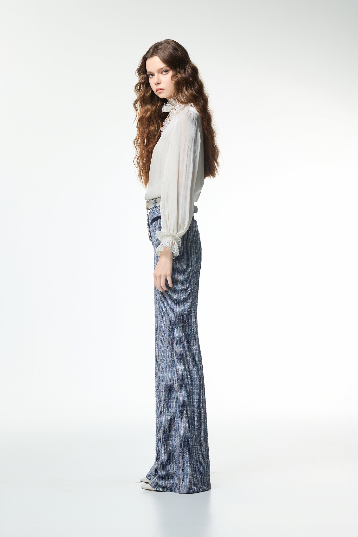 光澤流動感單品上衣光澤流動感單品上衣,上衣,秋冬穿搭,簡約穿搭,約會特輯,花花世界,荷葉,蕾絲,輕奢度假,輕奢渡假