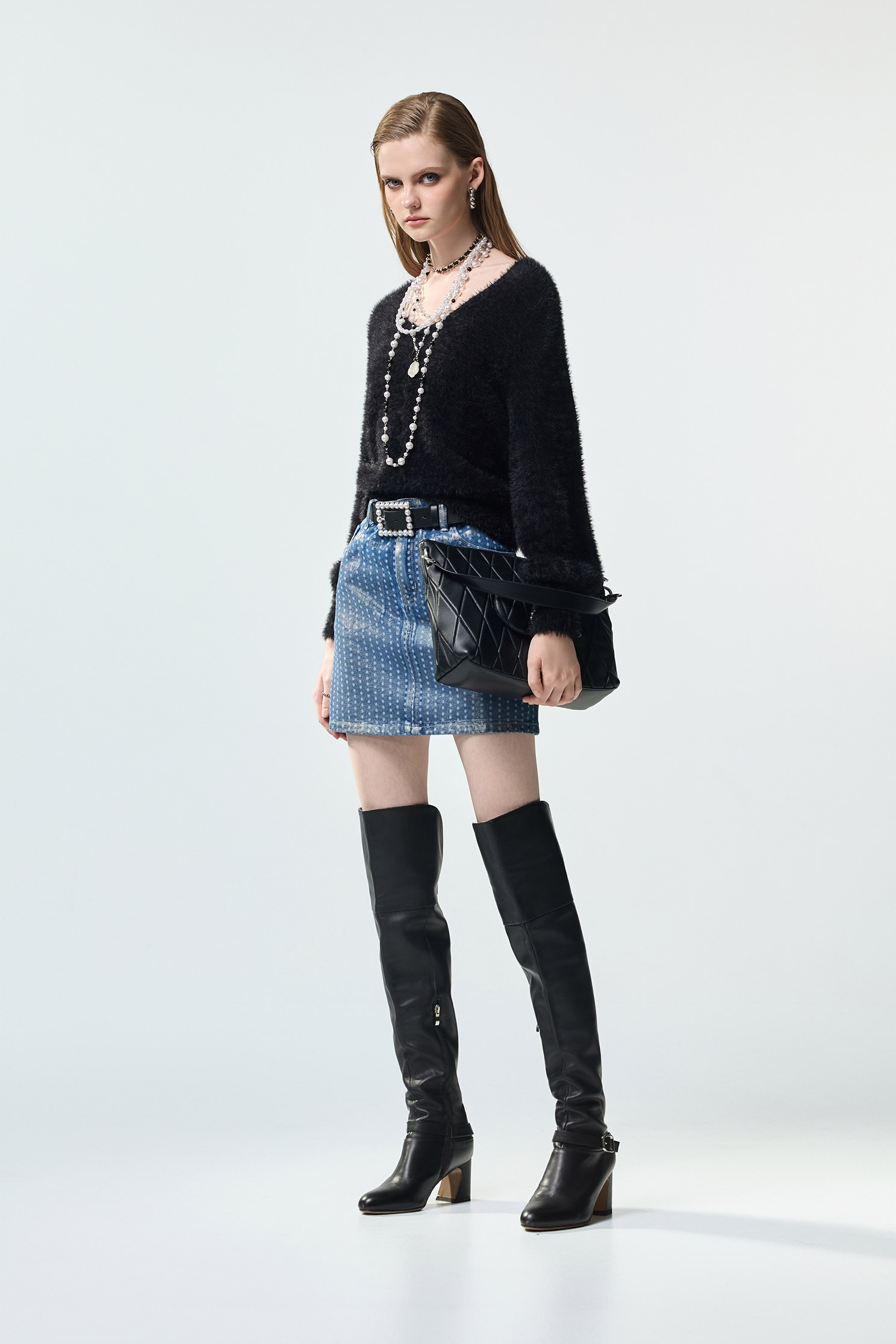 交叉綁帶造型針織上衣交叉綁帶造型針織上衣,V領上衣,上班OL穿搭,上衣,秋冬穿搭,約會特輯,針織,針織上衣,針織衫