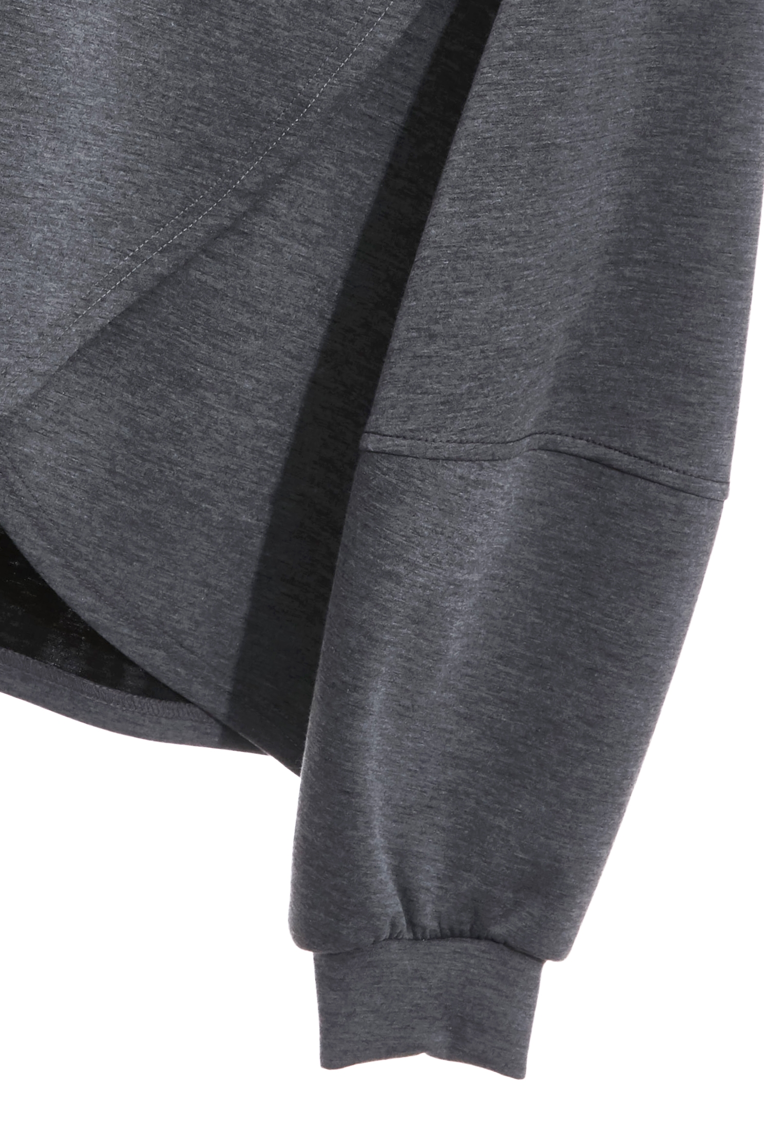 單字平衡刺繡上衣單字平衡刺繡上衣,上衣,刺繡,秋冬穿搭,簡約穿搭,繡花上衣,輕奢度假,輕奢渡假