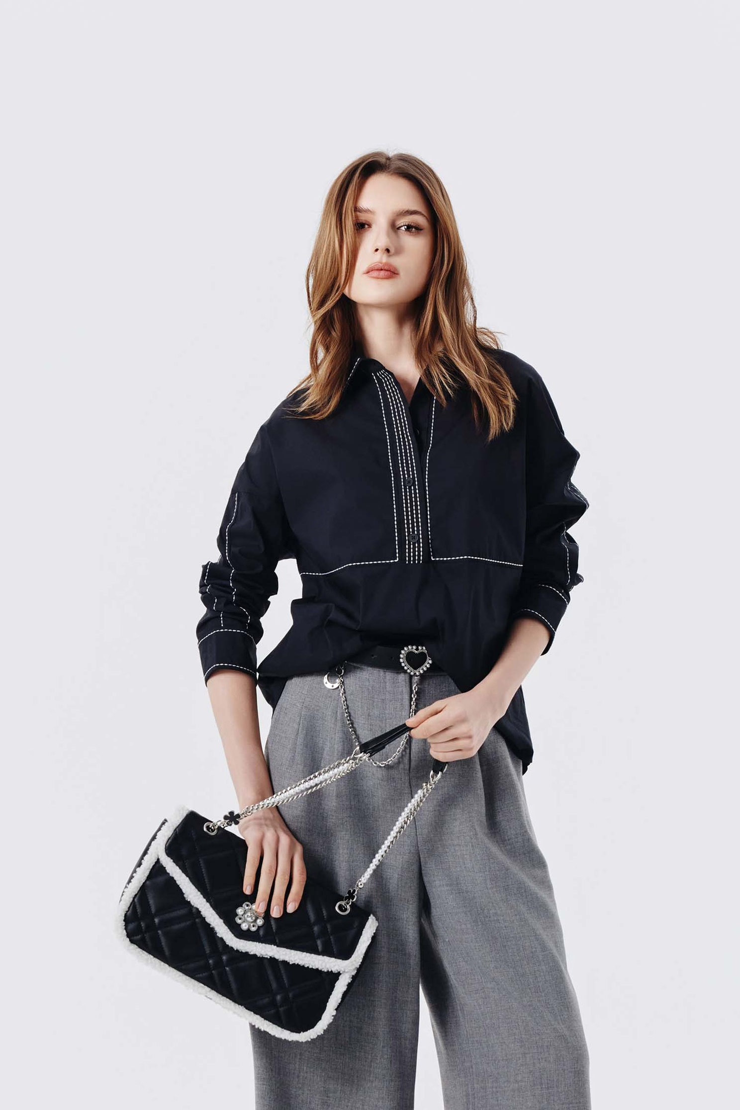 綴裝飾線半襟襯衫綴裝飾線半襟襯衫,上班OL穿搭,上衣,秋冬穿搭,襯衫