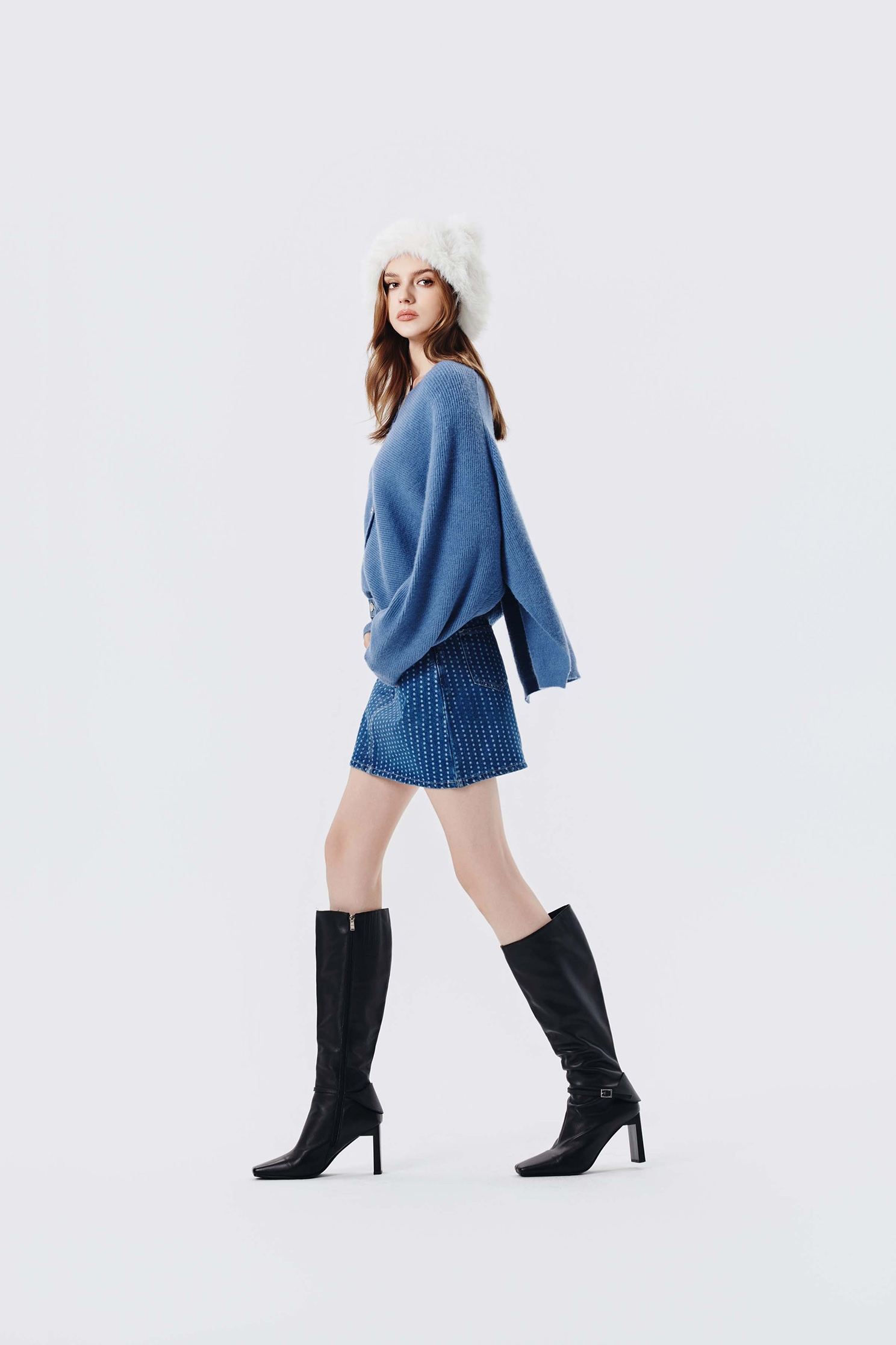 復古藍飛鼠袖針織上衣復古藍飛鼠袖針織上衣,上衣,秋冬穿搭,簡約穿搭,約會特輯,輕奢度假,輕奢渡假,針織,針織上衣,針織衫