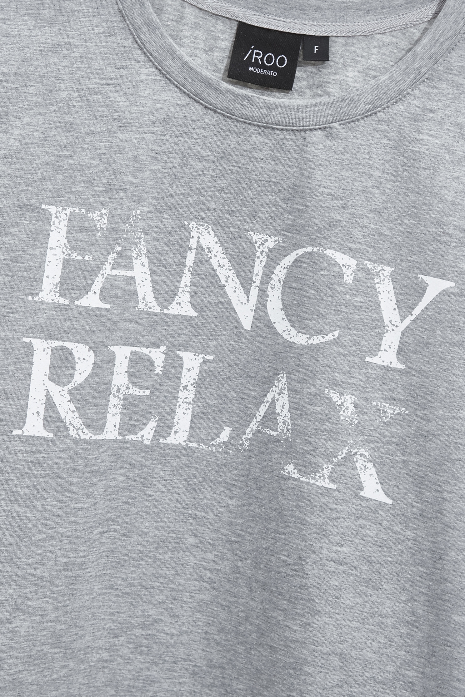 花紗灰不規則拼接蕾絲上衣花紗灰不規則拼接蕾絲上衣,T-Shirts,圓領上衣,女裝上衣,摩登灰調,秋冬穿搭,純棉,蕾絲
