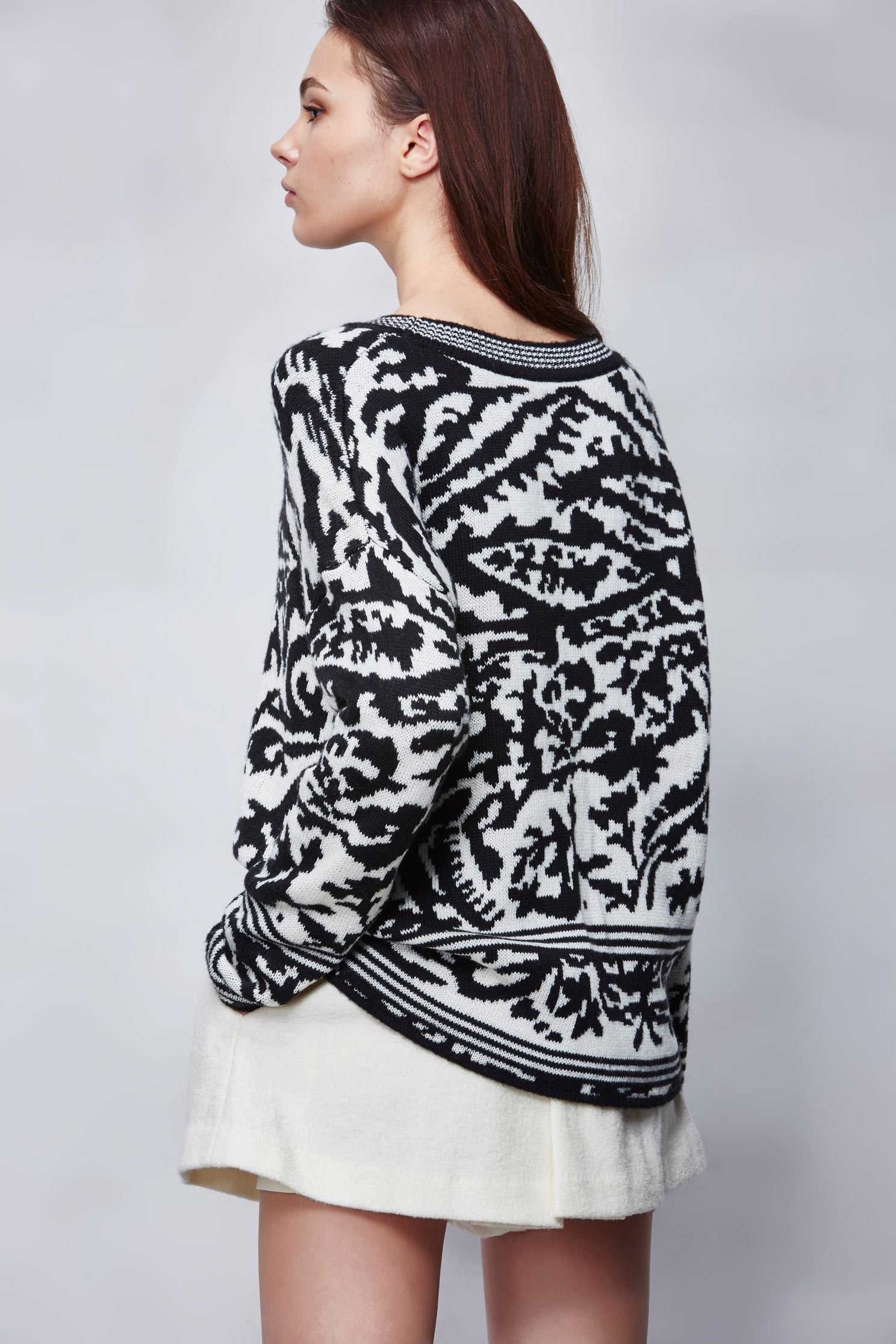 Patterned color knitwear,roundnecktop,knitting,knittedtop,knittedtop,longsleevetop