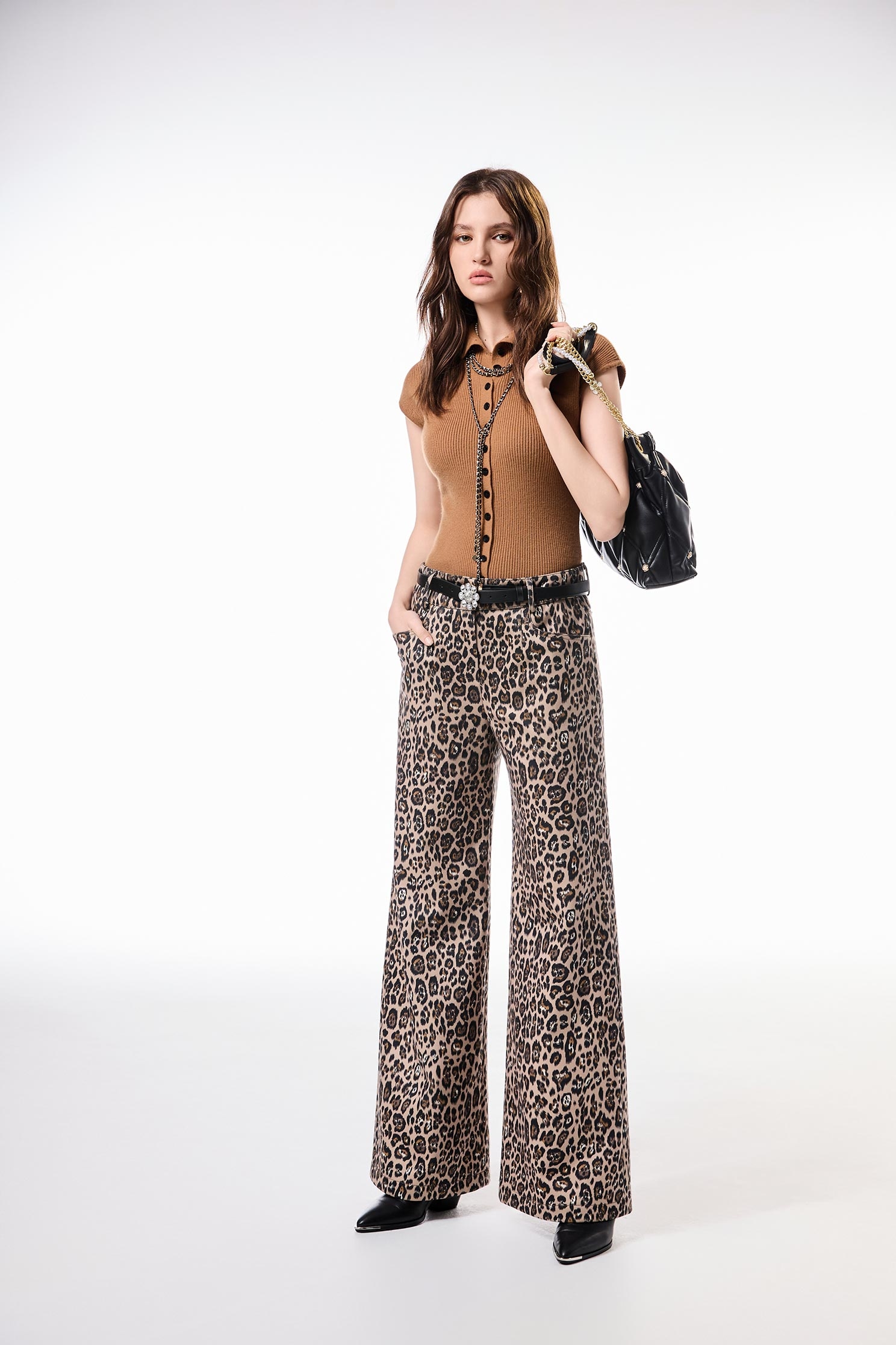 質樸原色簡約針織上衣質樸原色簡約針織上衣,上班OL穿搭,上衣,人氣商品,秋冬穿搭,簡約穿搭,約會特輯,針織,針織上衣,針織衫