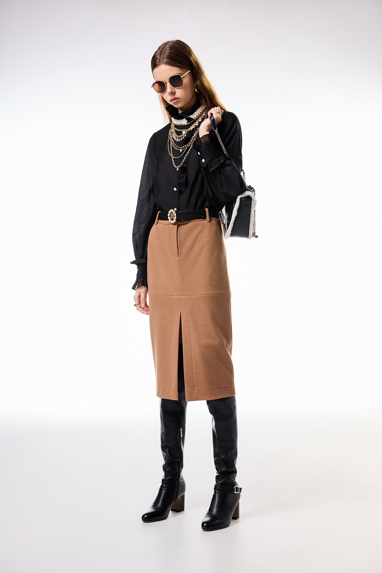 優雅珍珠領圈單品上衣優雅珍珠領圈單品上衣,上班OL穿搭,上衣,人氣商品,珍珠,秋冬穿搭,約會特輯,荷葉,襯衫