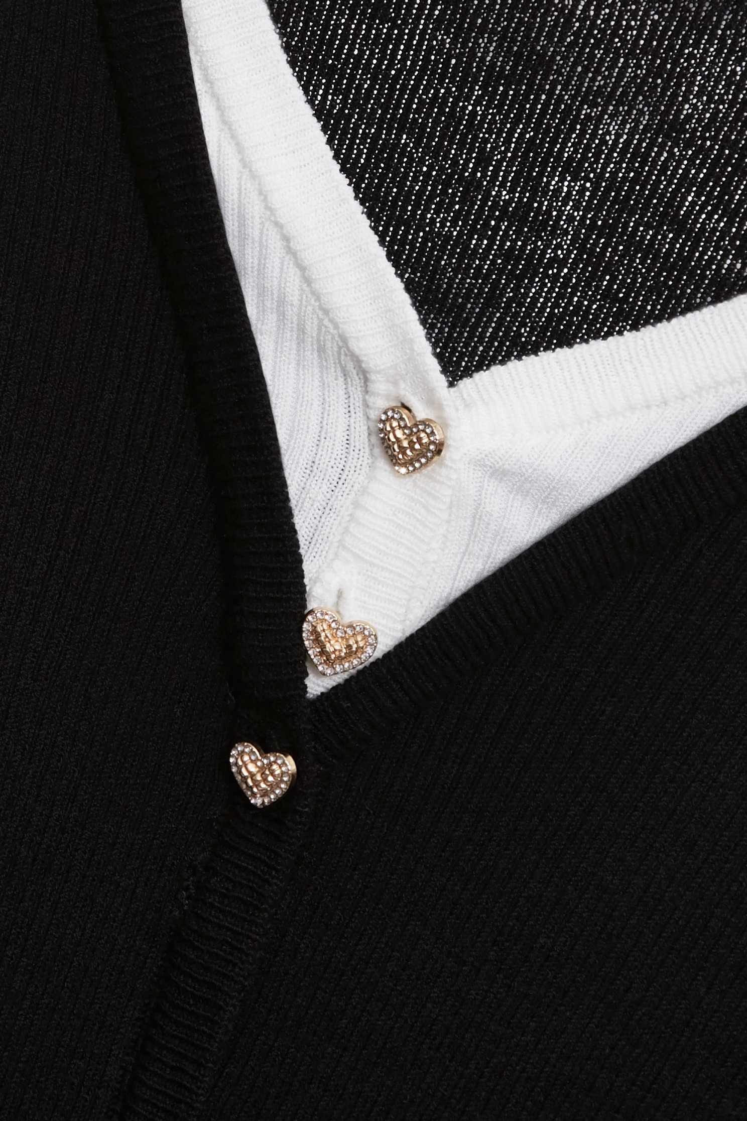 顯瘦黑白假兩件式V領針織單品顯瘦黑白假兩件式V領針織單品,上班OL穿搭,人氣商品,秋冬穿搭,約會特輯,針織,針織衫