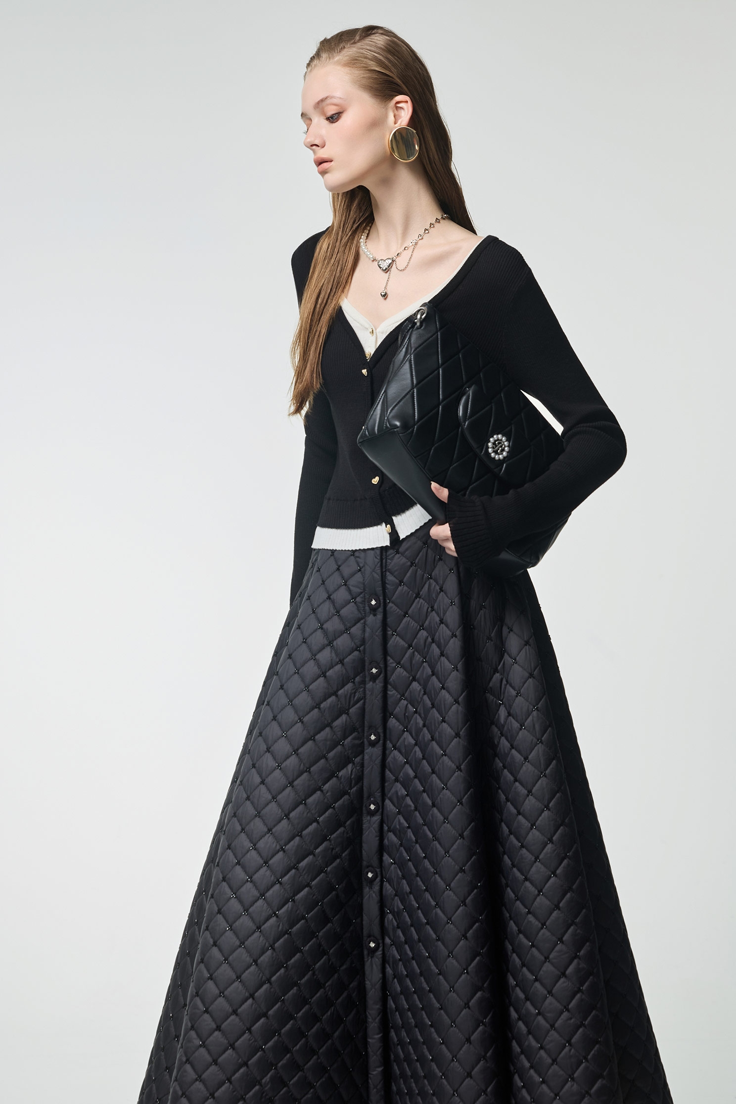 顯瘦黑白假兩件式V領針織單品顯瘦黑白假兩件式V領針織單品,上班OL穿搭,人氣商品,秋冬穿搭,約會特輯,針織,針織衫