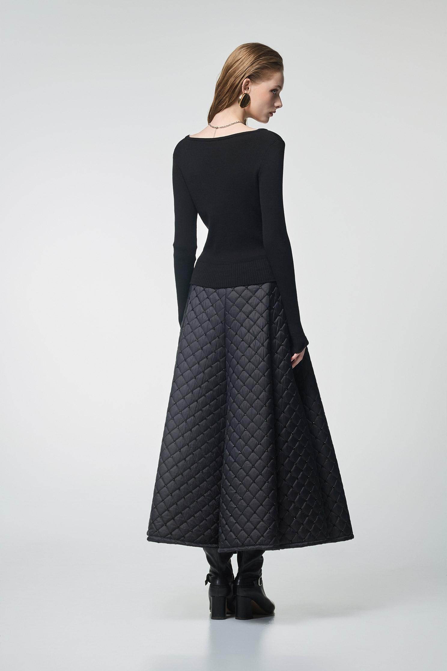 顯瘦黑白假兩件式V領針織單品顯瘦黑白假兩件式V領針織單品,上班OL穿搭,人氣商品,秋冬穿搭,約會特輯,針織,針織衫