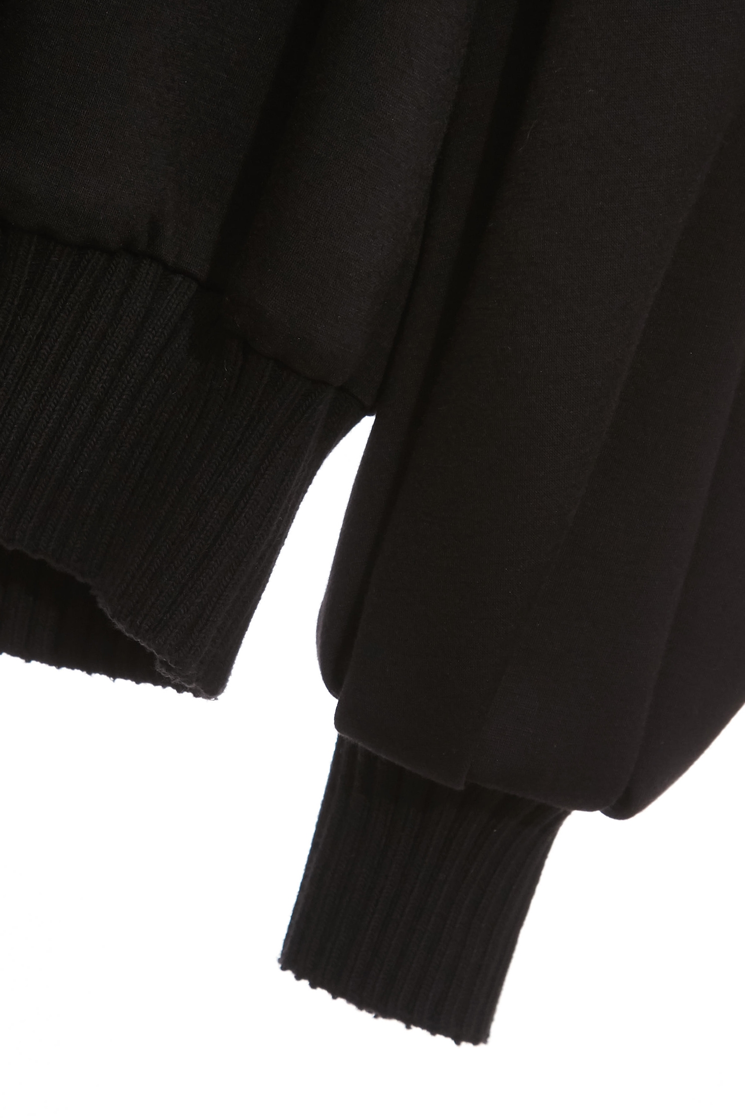 珍珠花片蝴蝶繡花單品上衣珍珠花片蝴蝶繡花單品上衣,上衣,人氣商品,珍珠,秋冬穿搭,簡約穿搭,約會特輯,繡花,花花世界