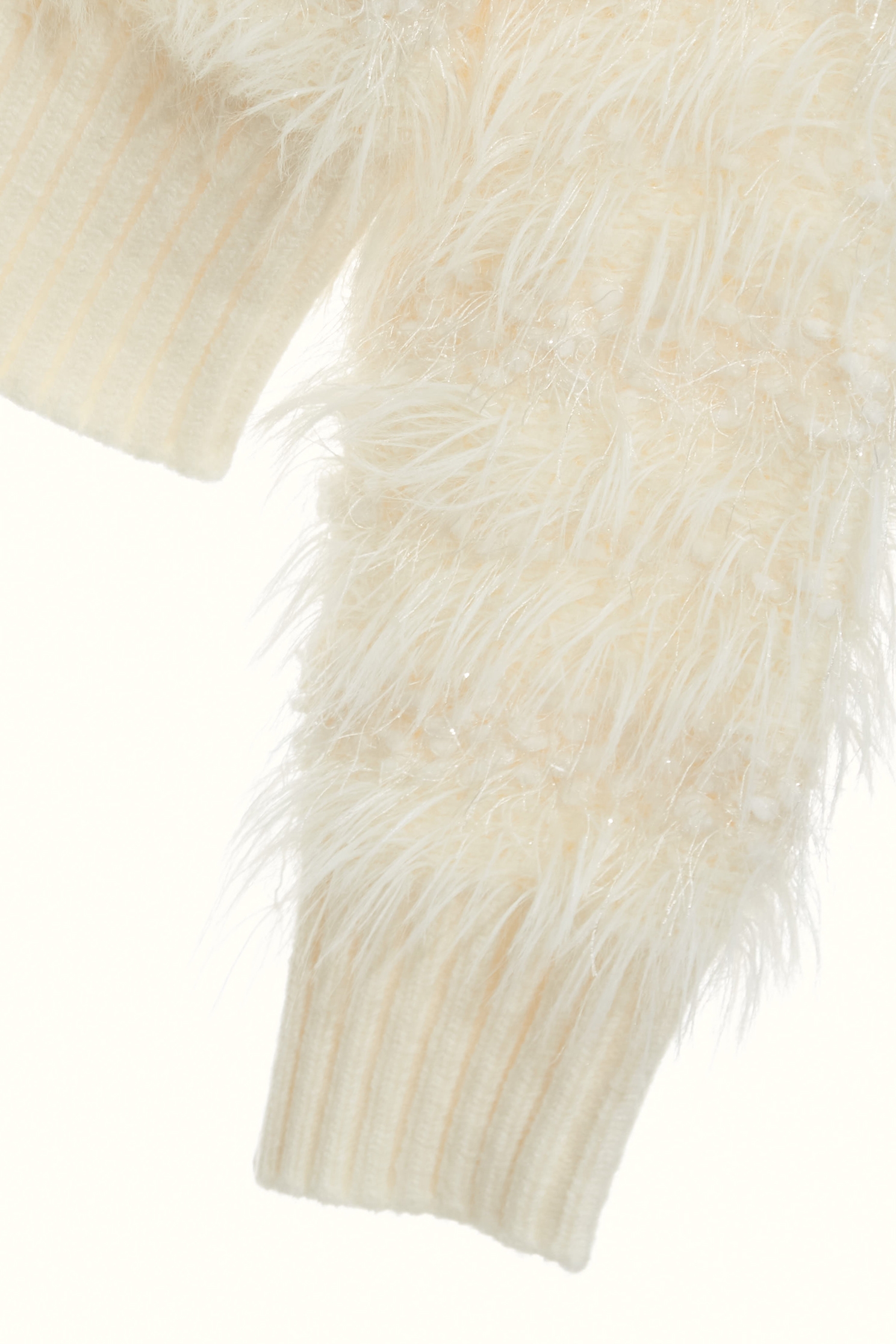 光澤感崁亮片毛海針織上衣光澤感崁亮片毛海針織上衣,上衣,人氣商品,秋冬穿搭,約會特輯,針織,針織衫