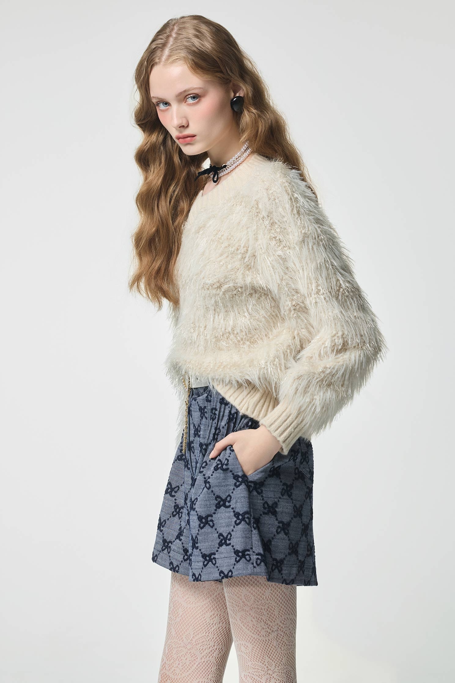 光澤感崁亮片毛海針織上衣光澤感崁亮片毛海針織上衣,上衣,人氣商品,秋冬穿搭,約會特輯,針織,針織衫