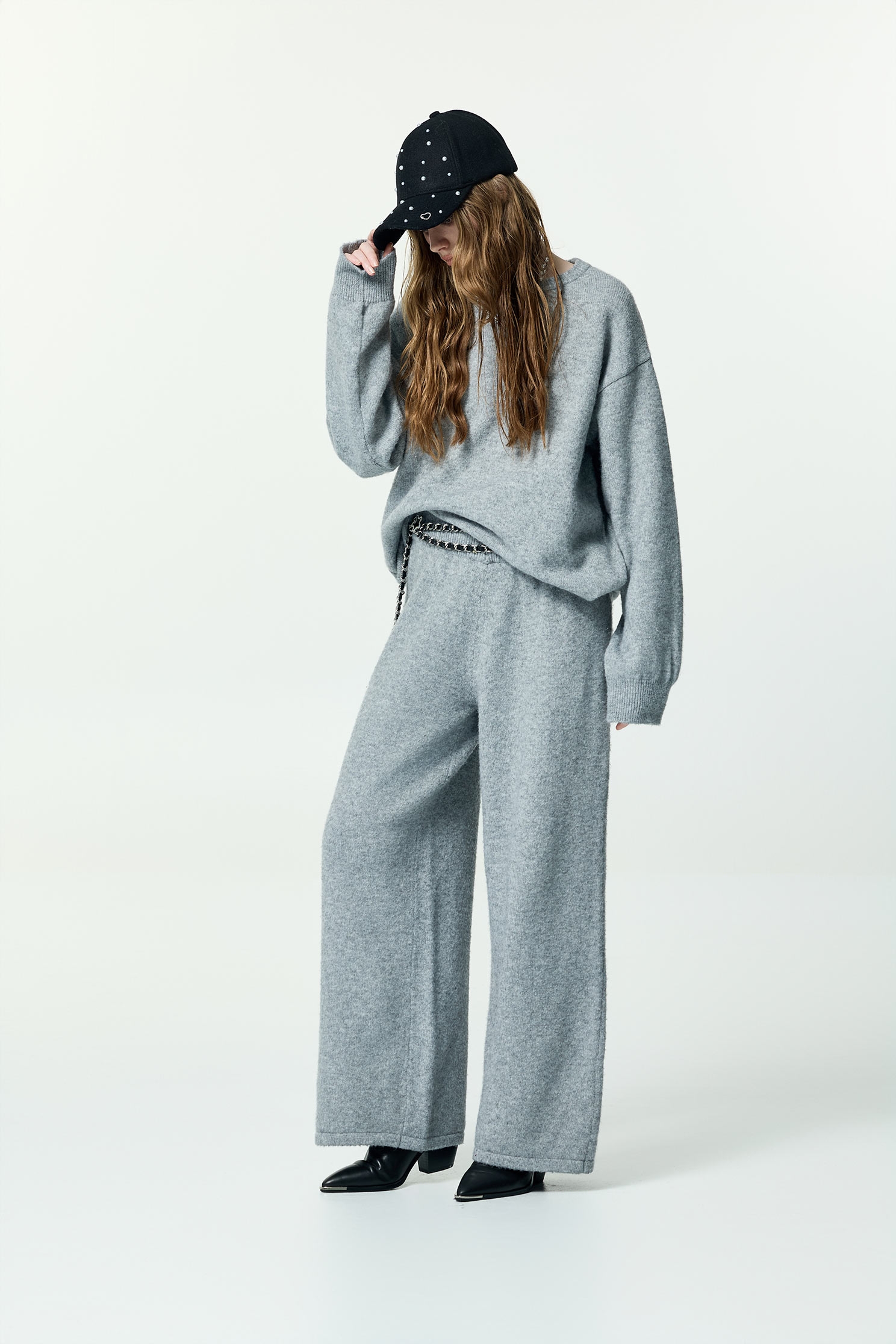 薄暮灰廓型針織上衣薄暮灰廓型針織上衣,上衣,時髦成套搭配,秋冬穿搭,簡約穿搭,針織,針織上衣,針織衫