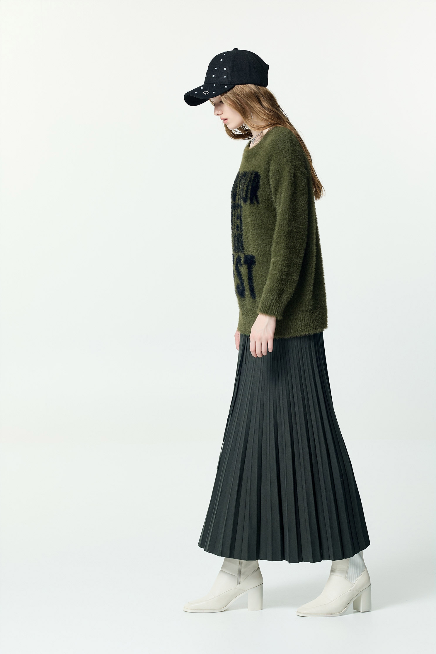 神秘綠崁字串針織上衣神秘綠崁字串針織上衣,上衣,秋冬穿搭,針織,針織衫