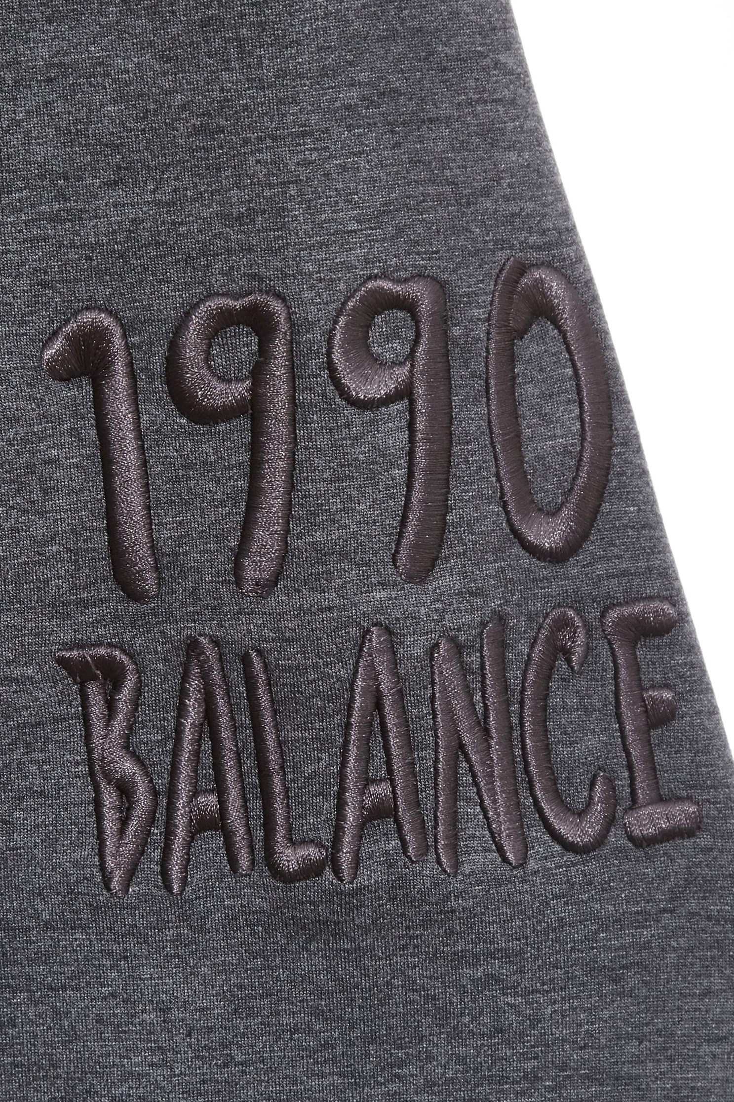 薄暮灰連帽衛衣式上衣薄暮灰連帽衛衣式上衣,上衣,人氣商品,刺繡,秋冬穿搭,簡約穿搭,衛衣