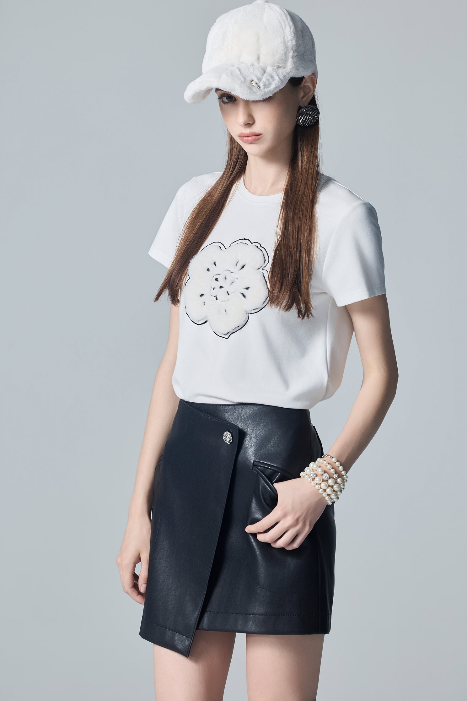 雪絨花語單品上衣雪絨花語單品上衣,T-Shirts,圓領上衣,女裝上衣,白色上衣,秋冬穿搭