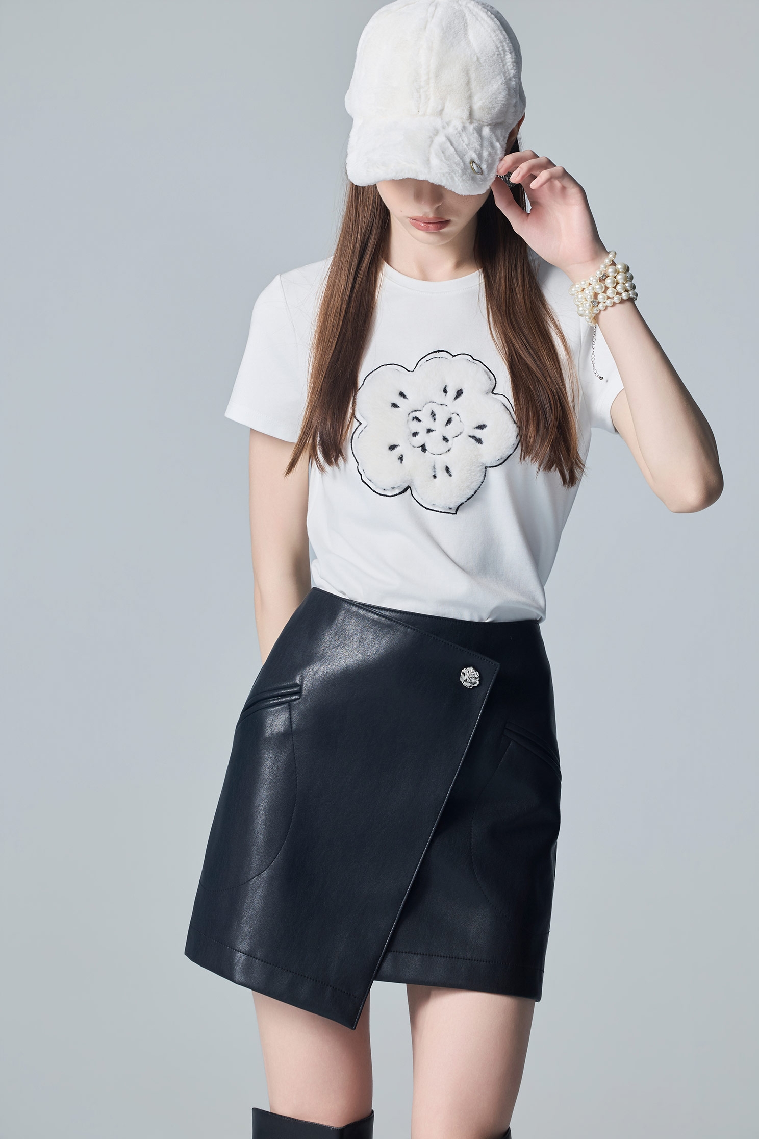 雪絨花語單品上衣雪絨花語單品上衣,T-Shirts,圓領上衣,女裝上衣,白色上衣,秋冬穿搭