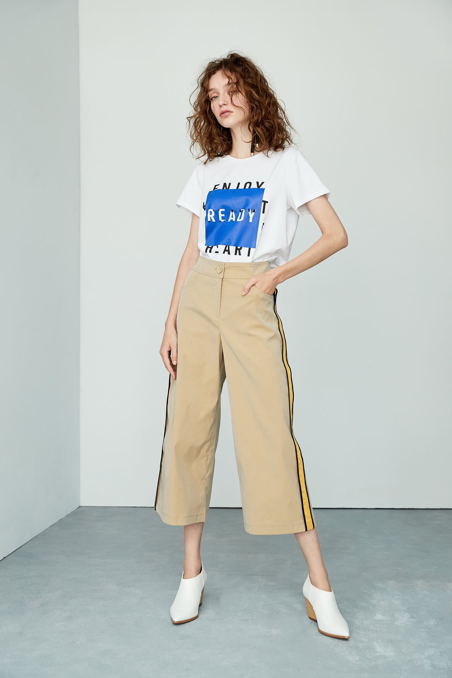 Alphabet cotton T-shirt,T-Shirt,圓領上衣,白色上衣,短袖上衣