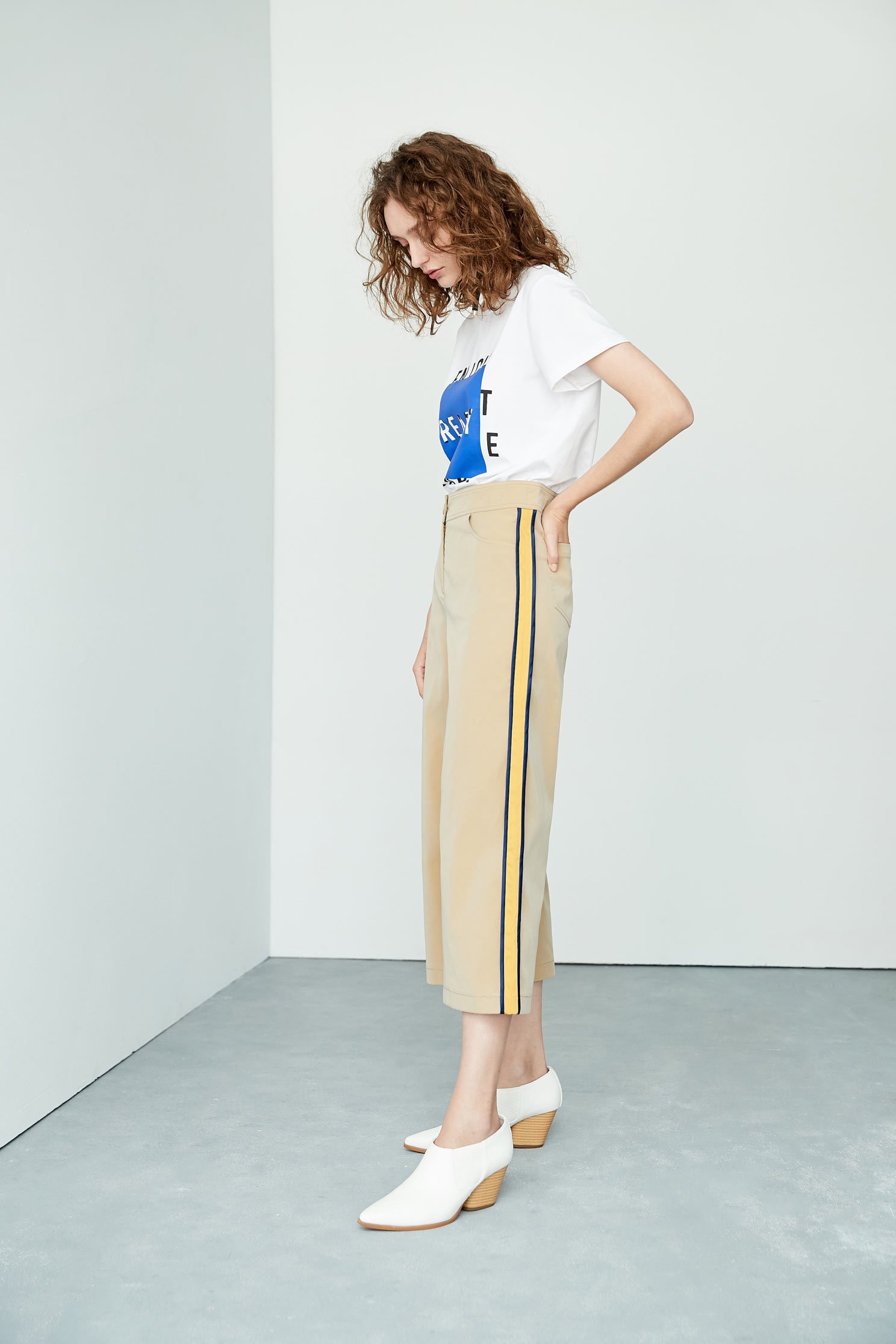 Alphabet cotton T-shirt,T-Shirt,圓領上衣,白色上衣,短袖上衣