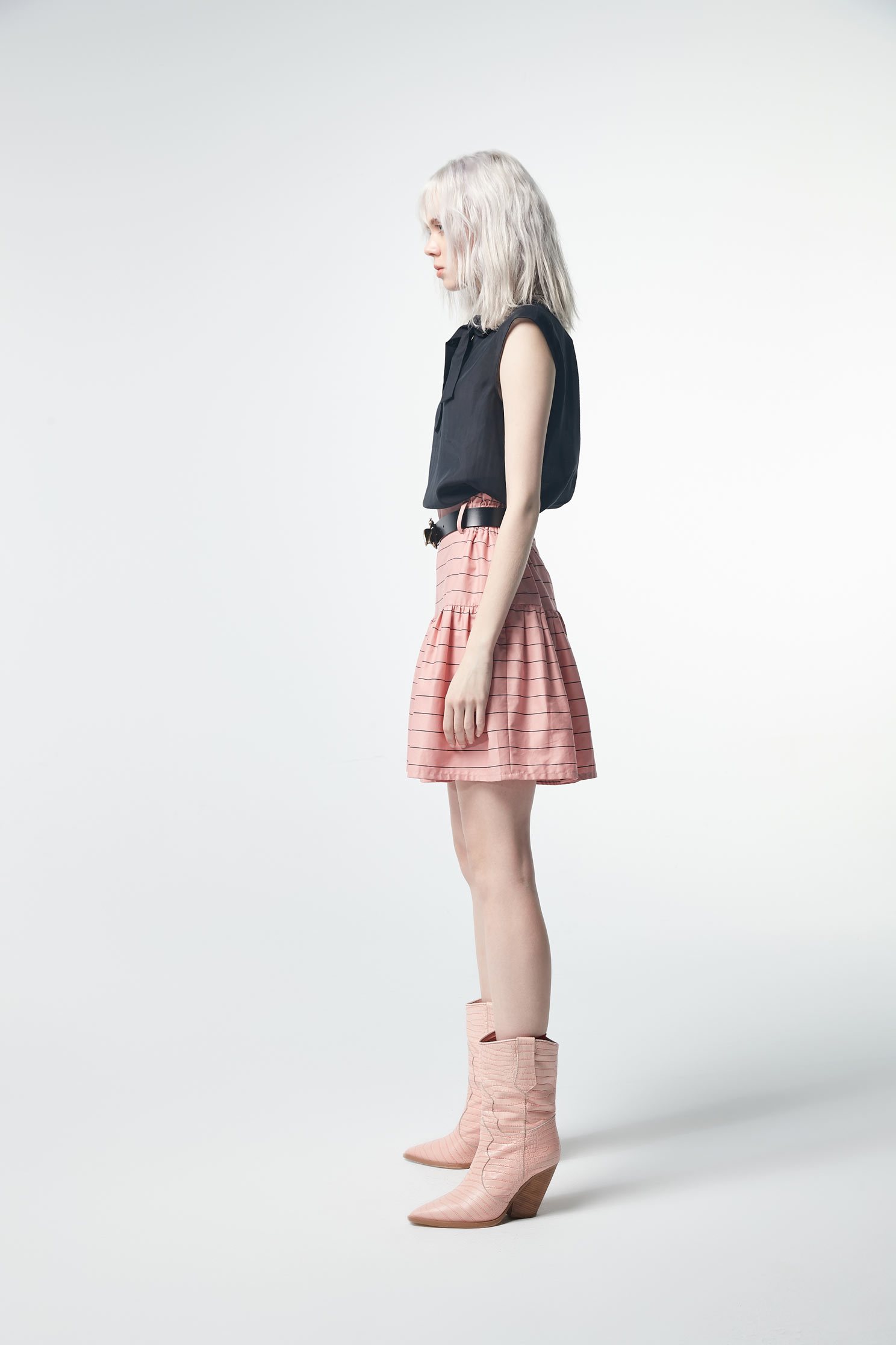 Front collar strap top,top,shortsleevetop,i-select,blacktop